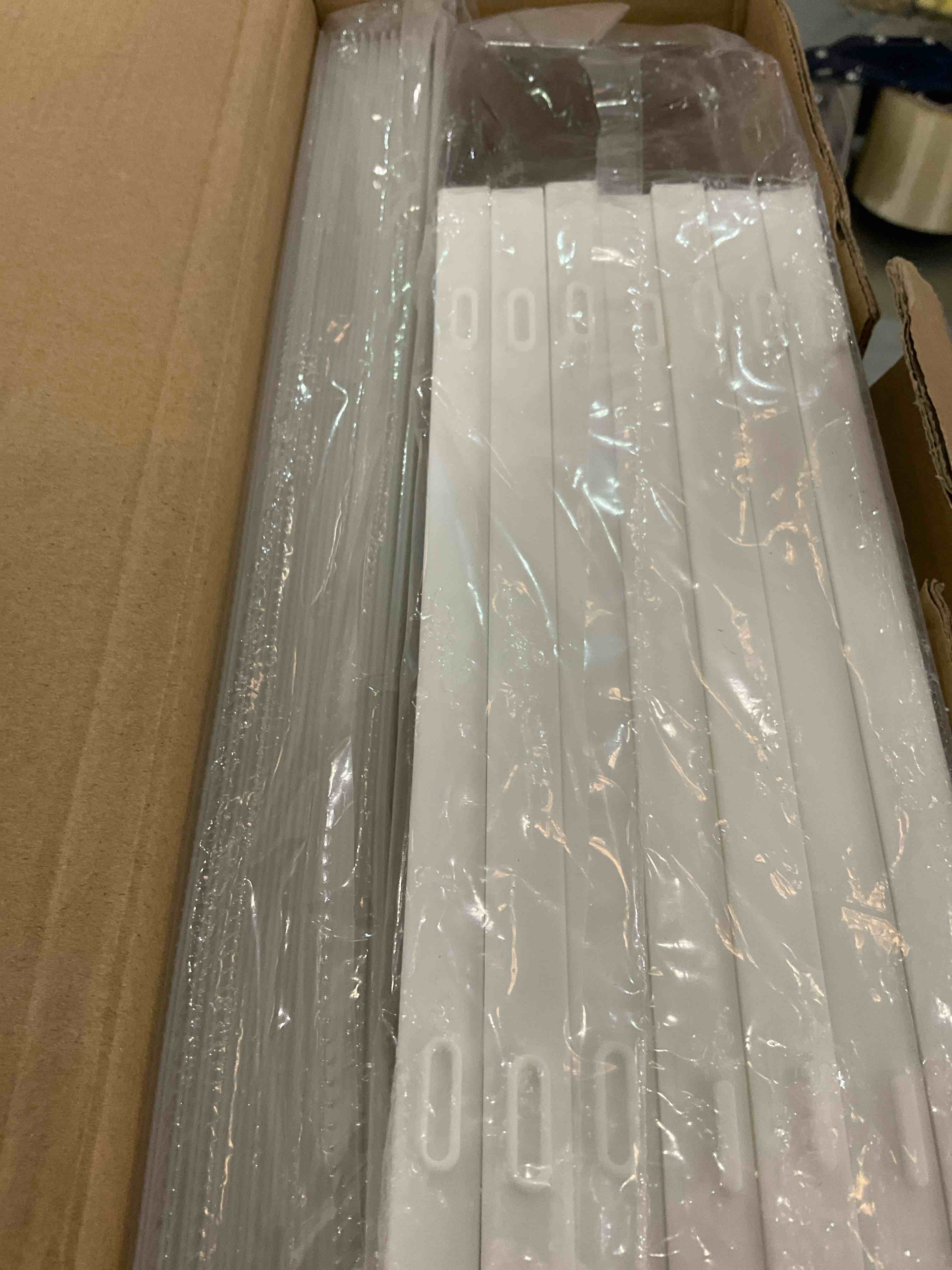 https://s3.amazonaws.com/lotting-images-prod/BargainHunt/EXS01044498_1707934077546.jpeg