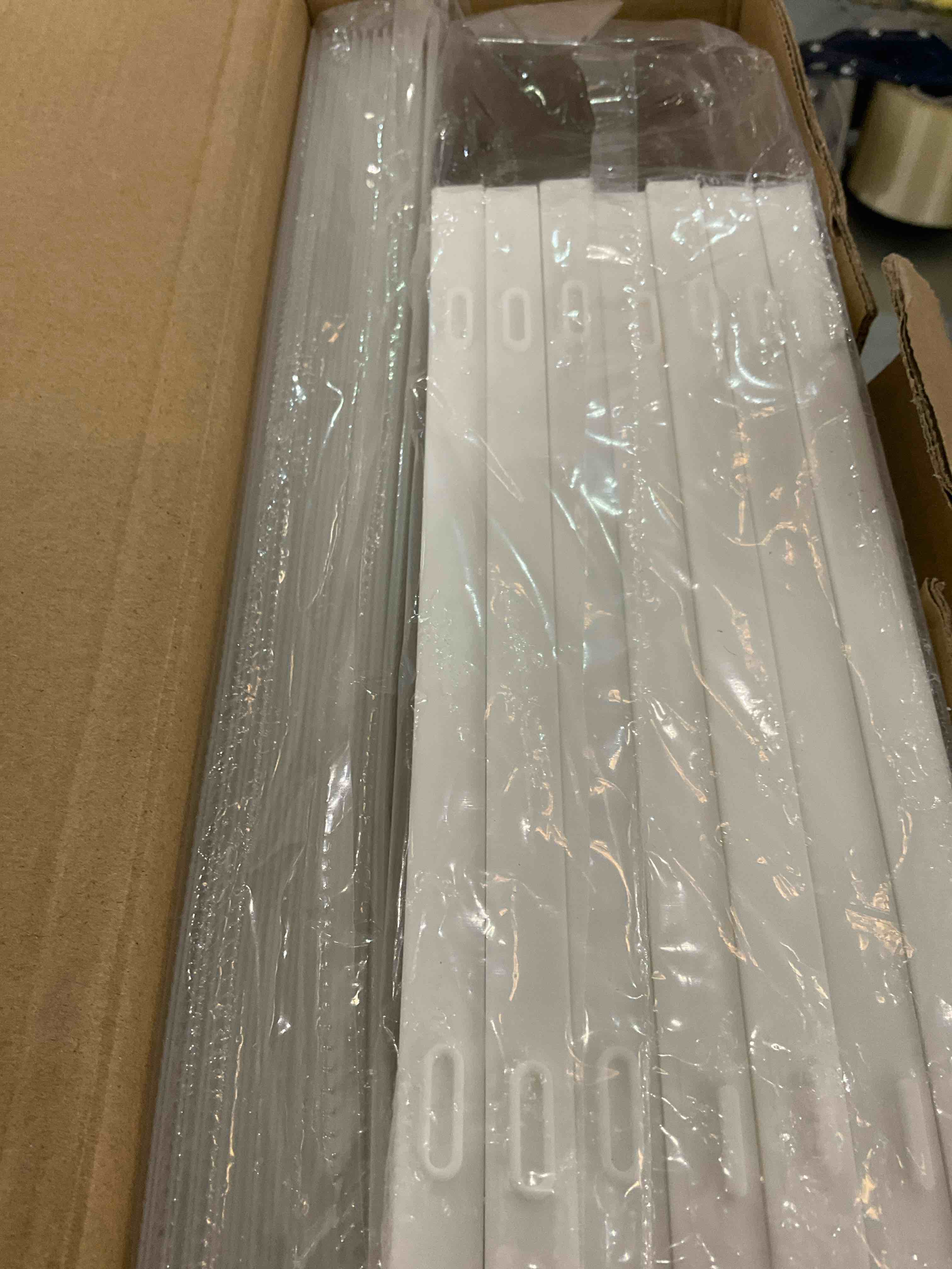 https://s3.amazonaws.com/lotting-images-prod/BargainHunt/EXS01044498_1707934078547.jpeg