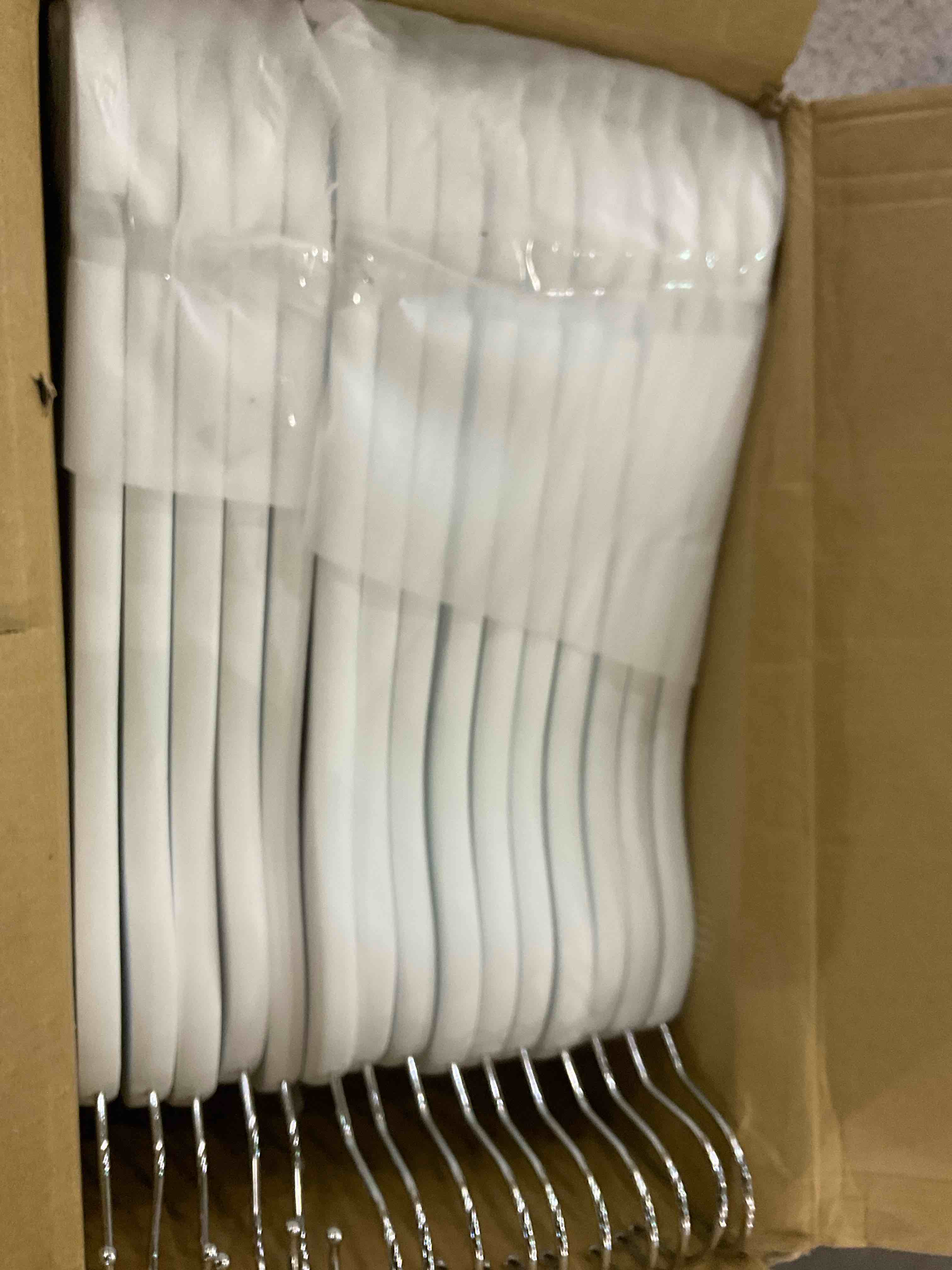 https://s3.amazonaws.com/lotting-images-prod/BargainHunt/EXS01044567_1708624835644.jpeg