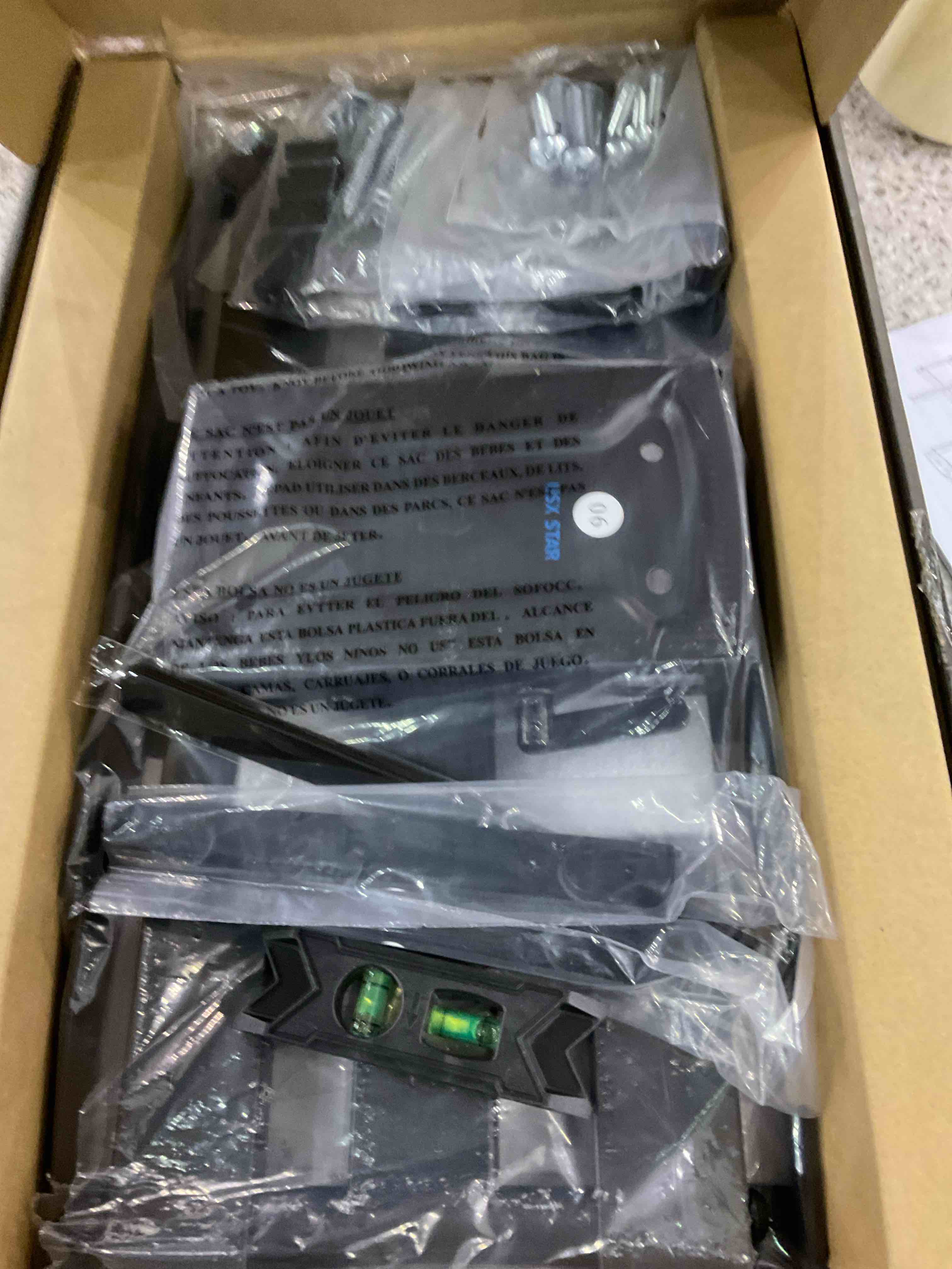 https://s3.amazonaws.com/lotting-images-prod/BargainHunt/EXS01044727_1708950899575.jpeg