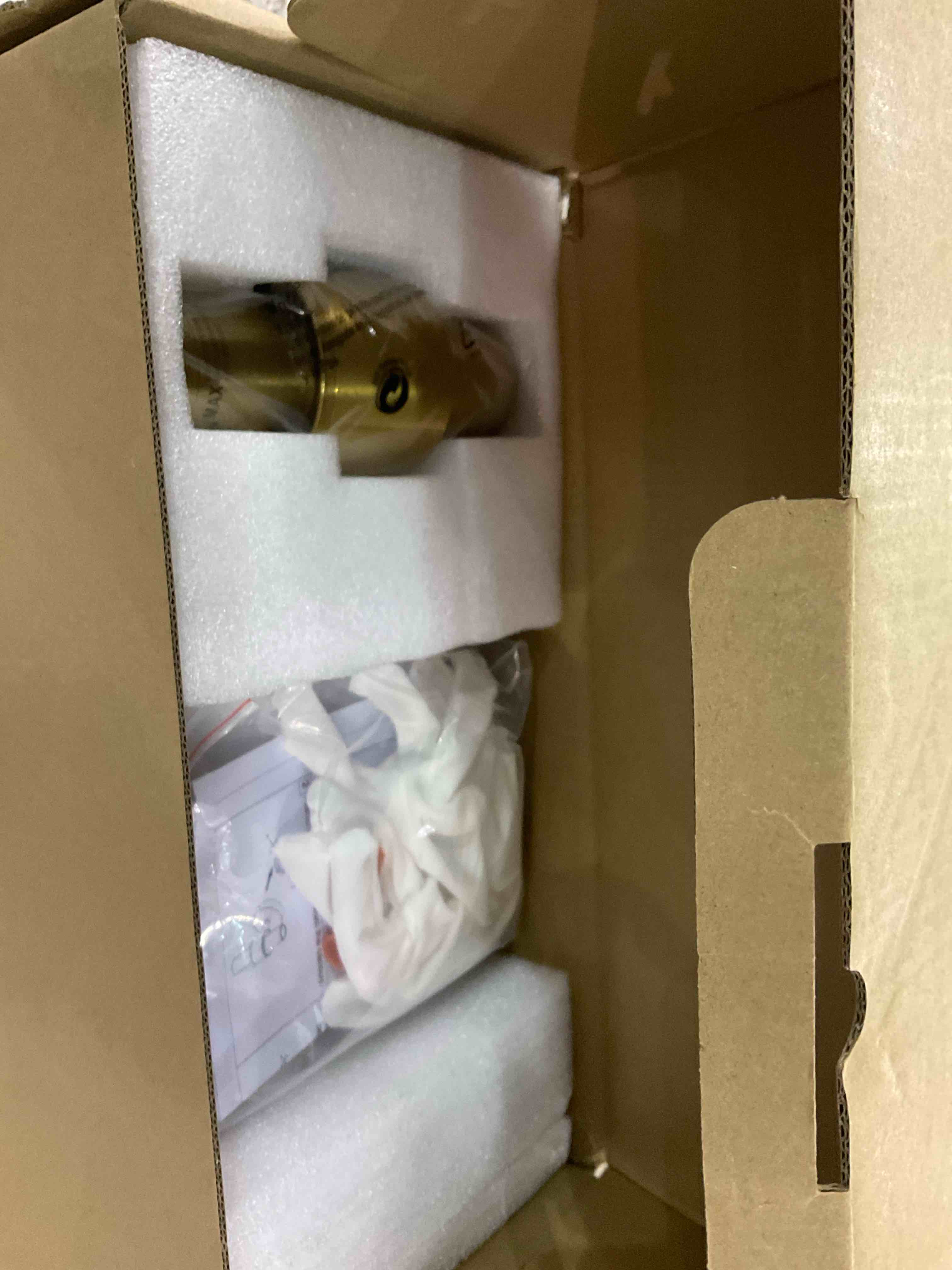 https://s3.amazonaws.com/lotting-images-prod/BargainHunt/EXS01044732_1708951762558.jpeg