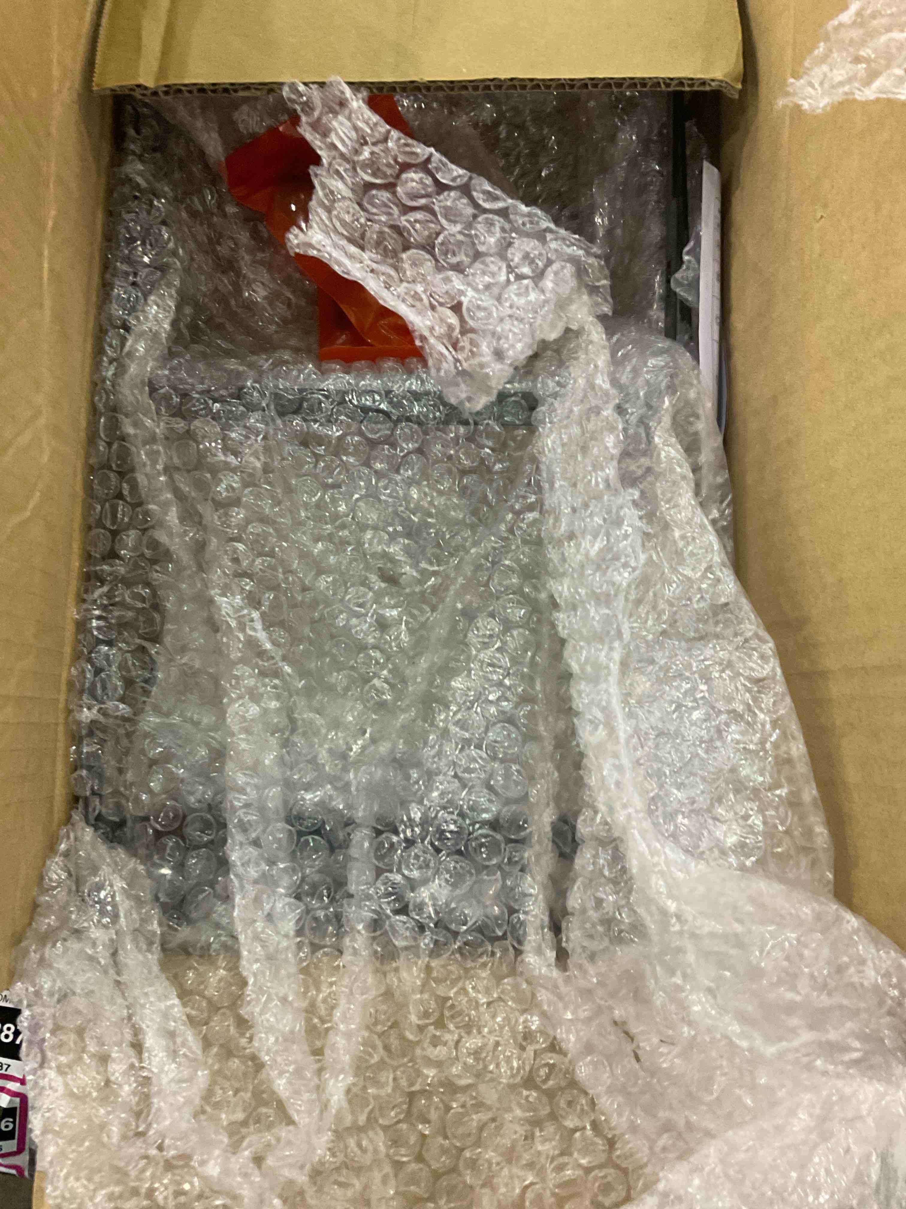 https://s3.amazonaws.com/lotting-images-prod/BargainHunt/EXS01044880_1709040377105.jpeg