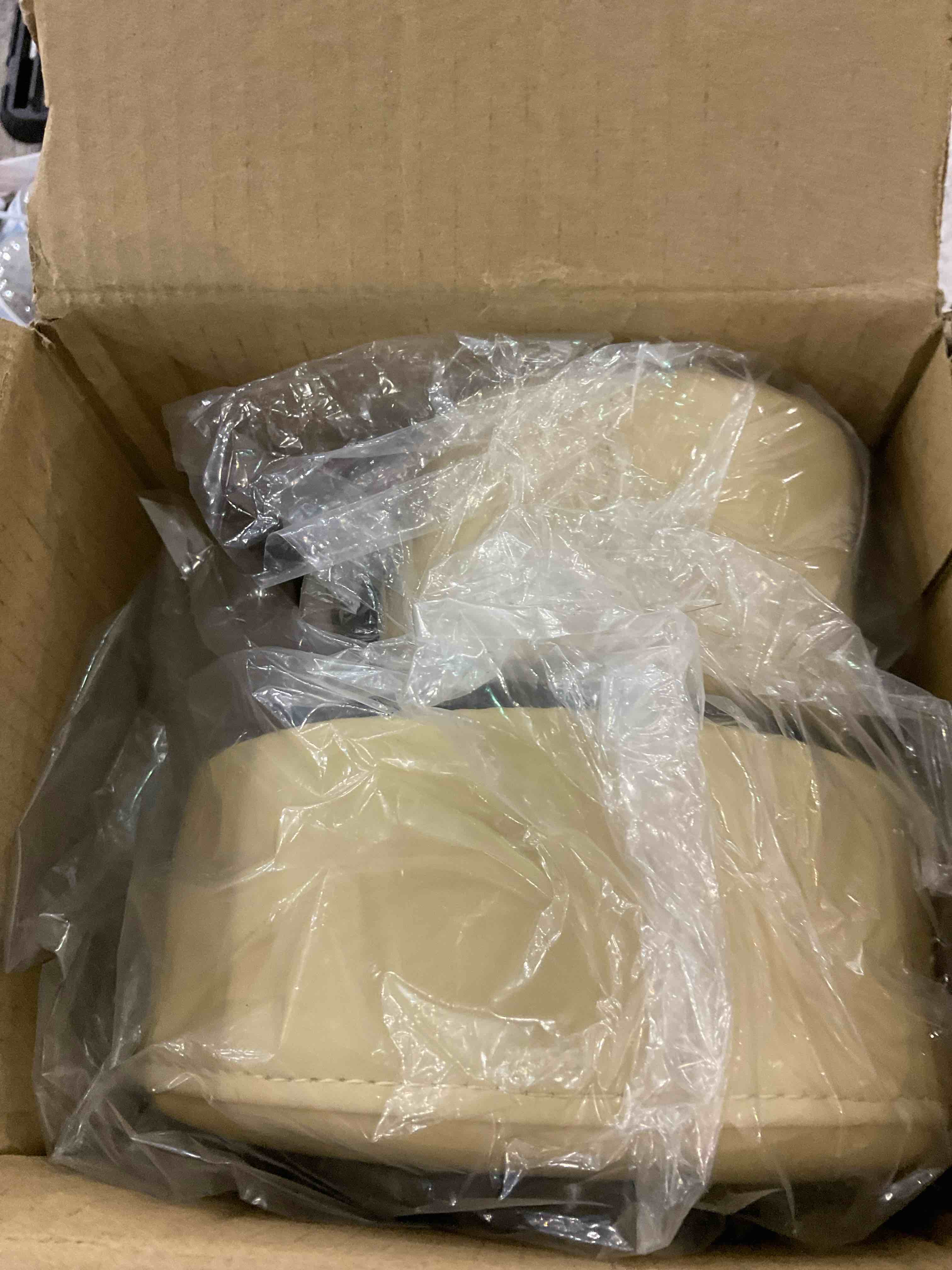 https://s3.amazonaws.com/lotting-images-prod/BargainHunt/EXS01044884_1709040917395.jpeg