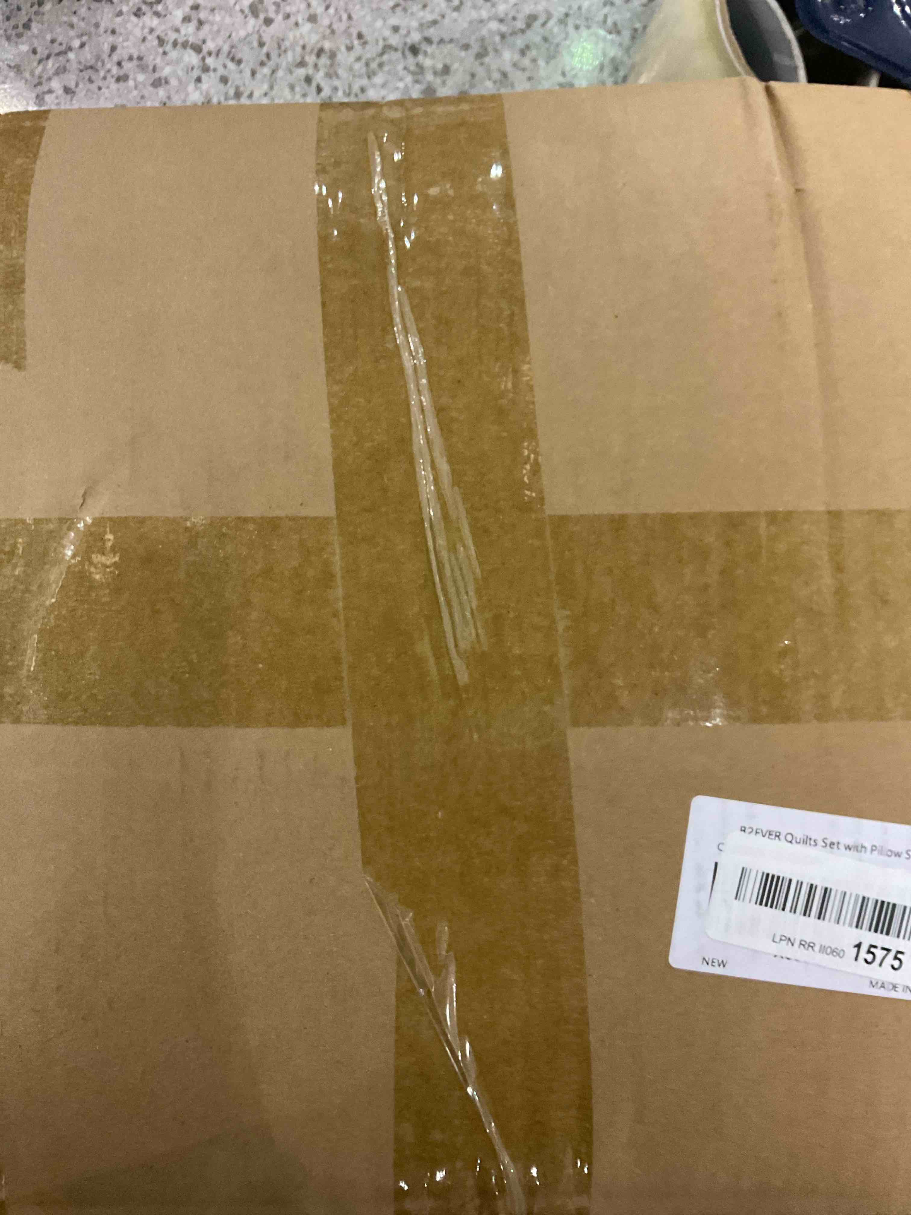 https://s3.amazonaws.com/lotting-images-prod/BargainHunt/EXS01044884_1709040967575.jpeg