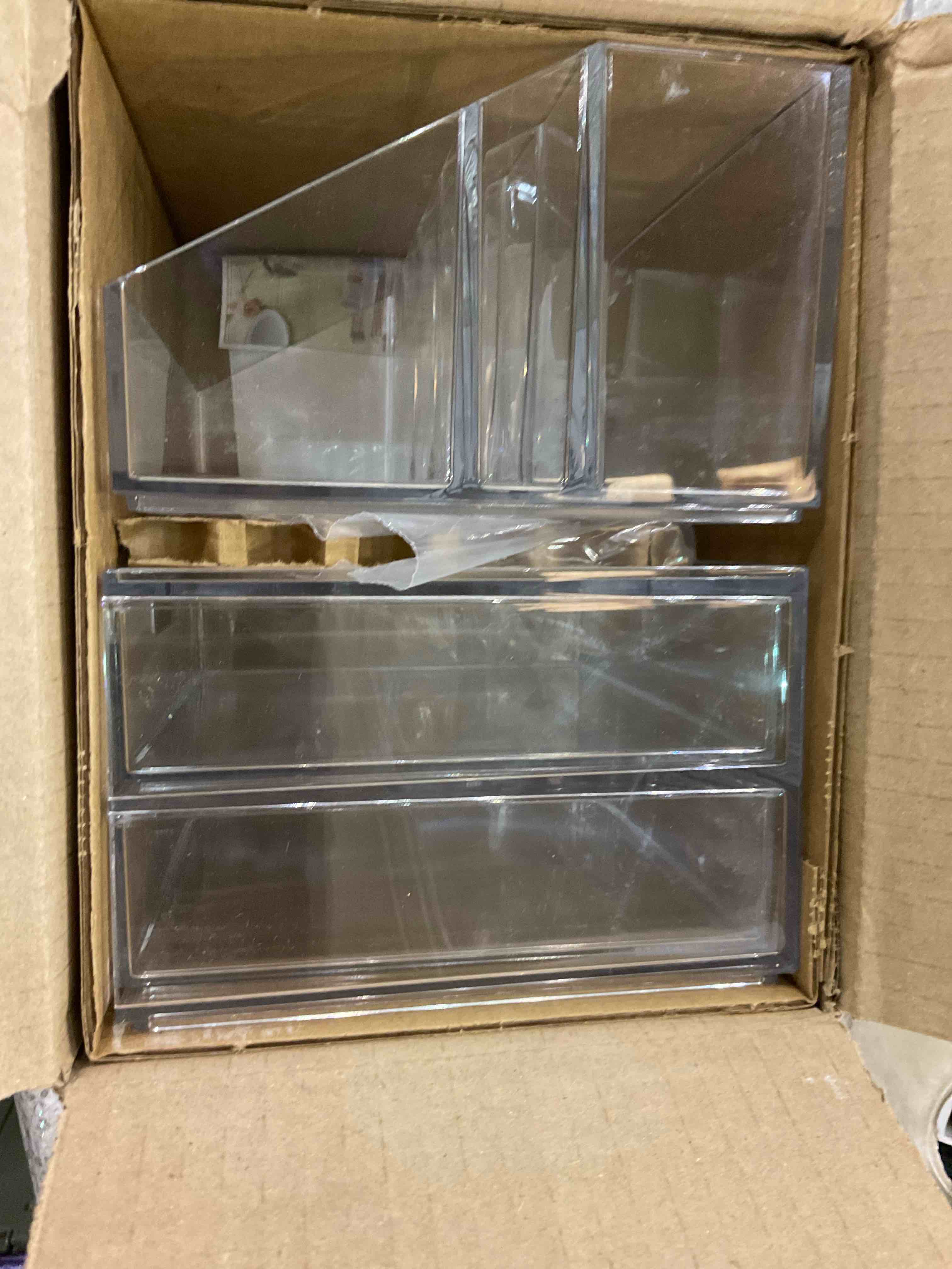 https://s3.amazonaws.com/lotting-images-prod/BargainHunt/EXS01044966_1709057361642.jpeg