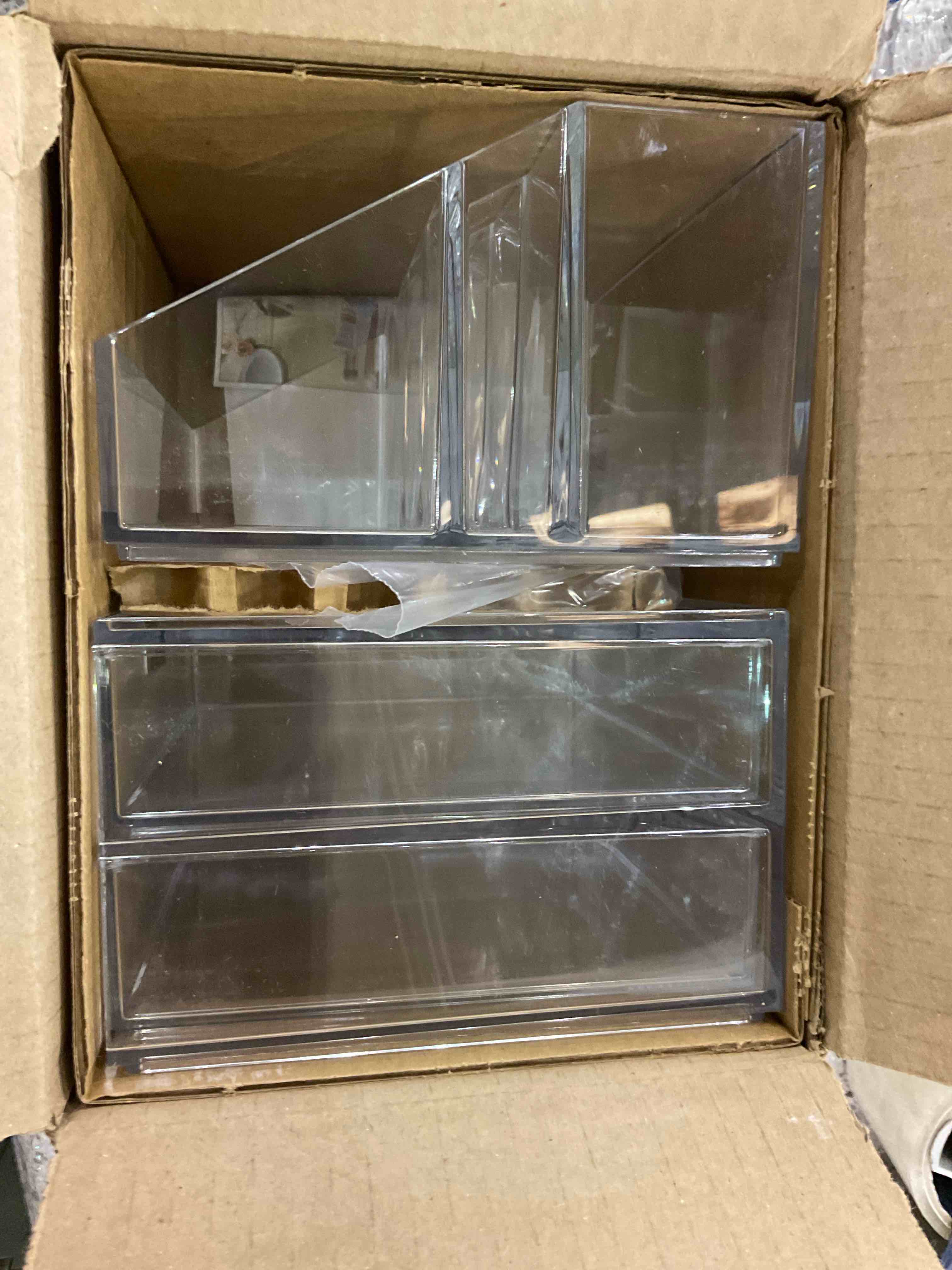 https://s3.amazonaws.com/lotting-images-prod/BargainHunt/EXS01044966_1709057362493.jpeg