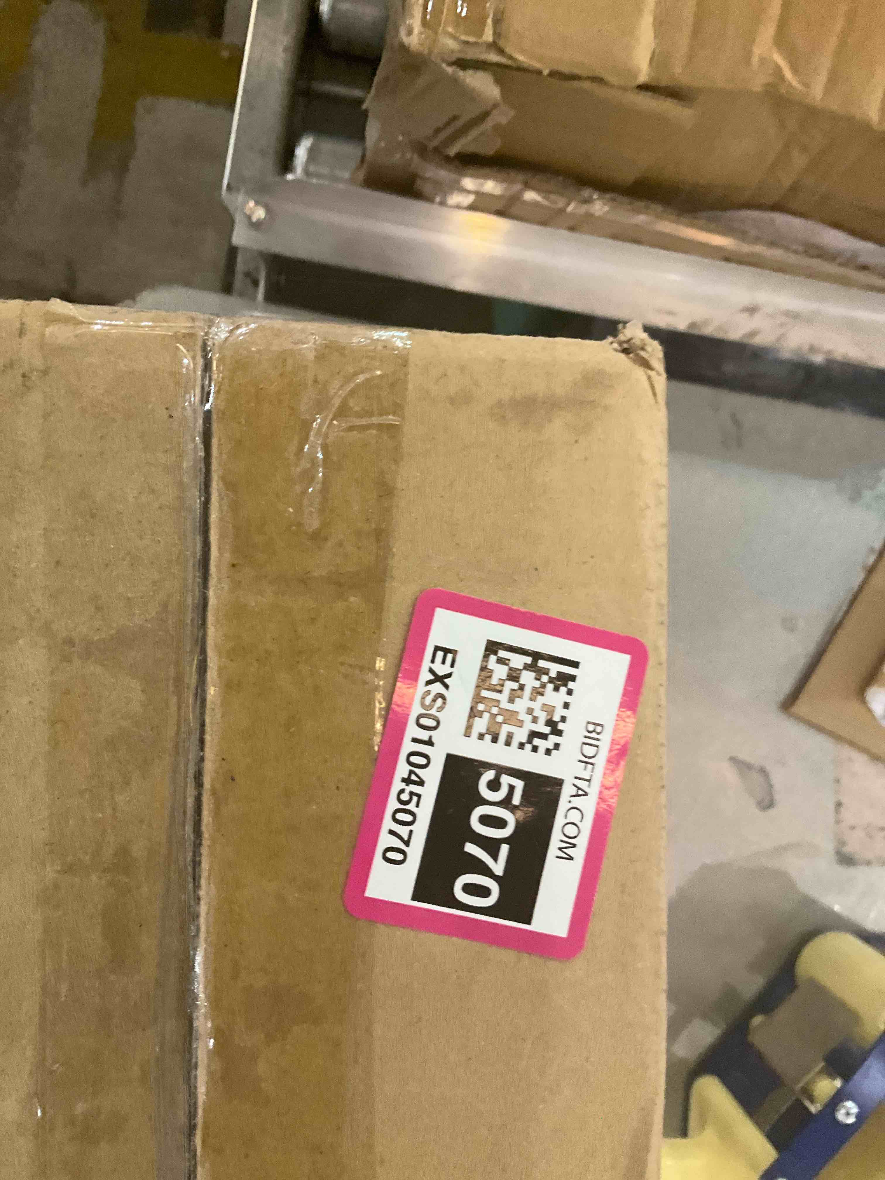 https://s3.amazonaws.com/lotting-images-prod/BargainHunt/EXS01045070_1707319938062.jpeg