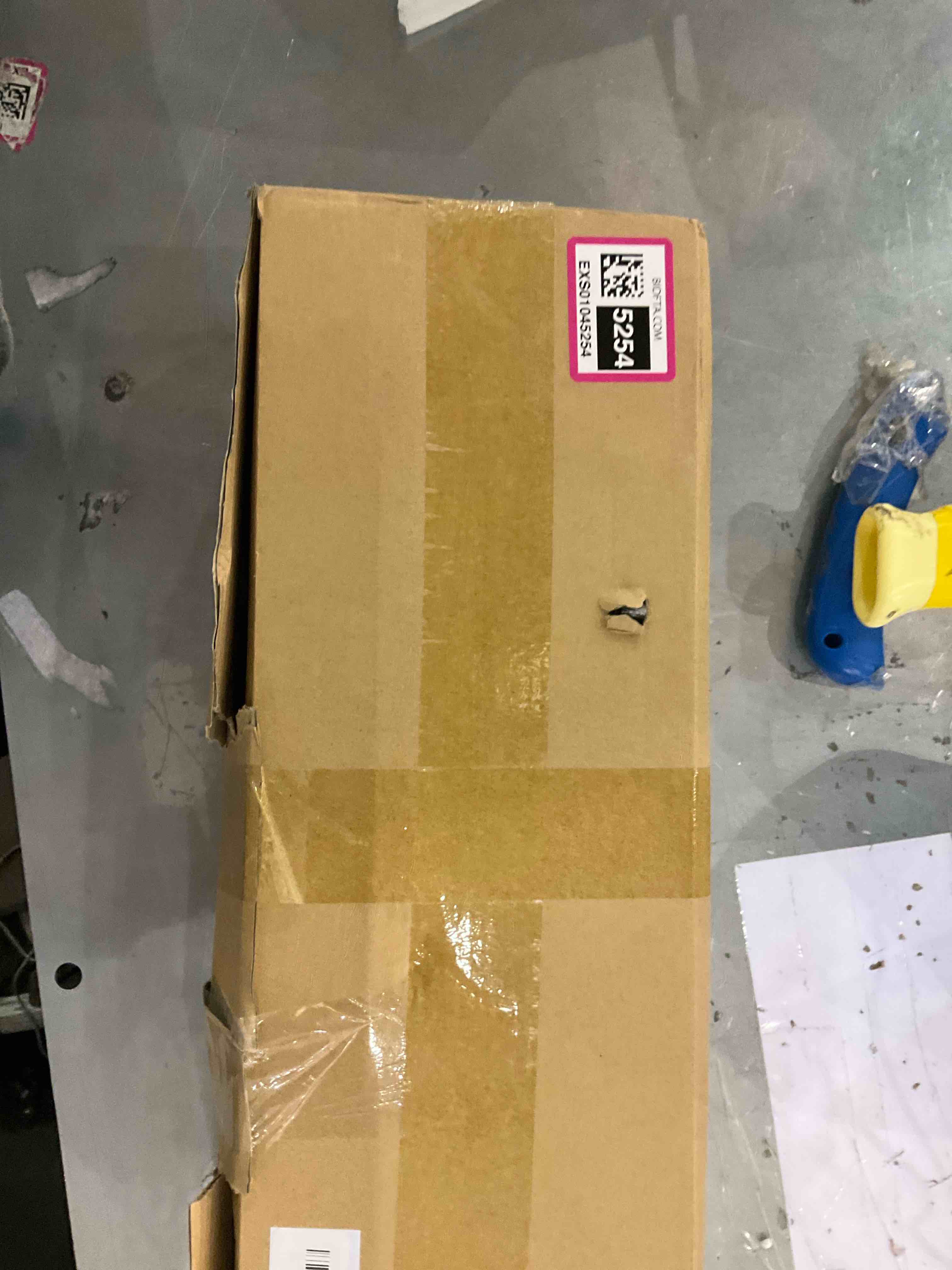 https://s3.amazonaws.com/lotting-images-prod/BargainHunt/EXS01045254_1707917928957.jpeg