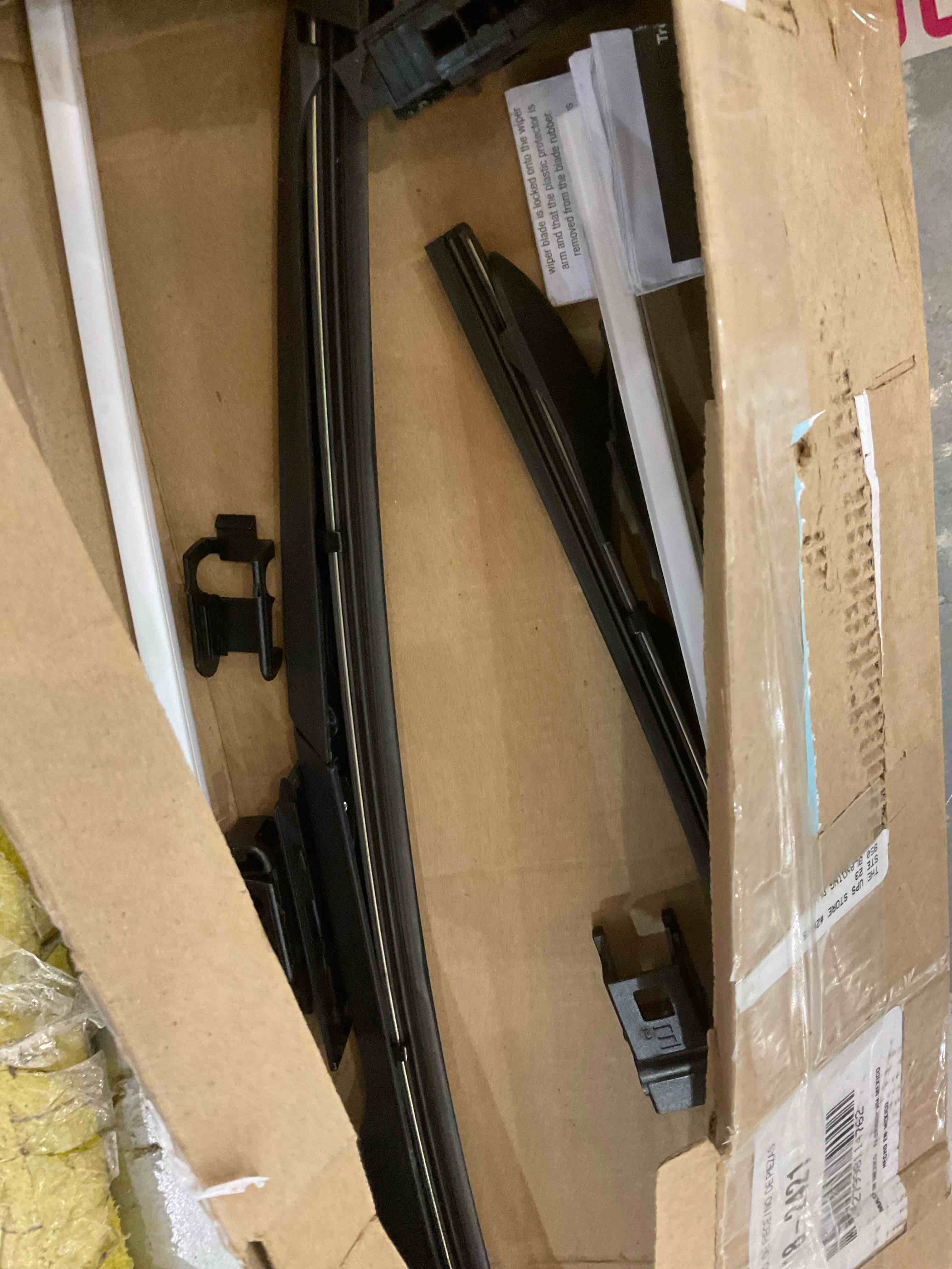 https://s3.amazonaws.com/lotting-images-prod/BargainHunt/EXS01045567_1708020625982.jpeg
