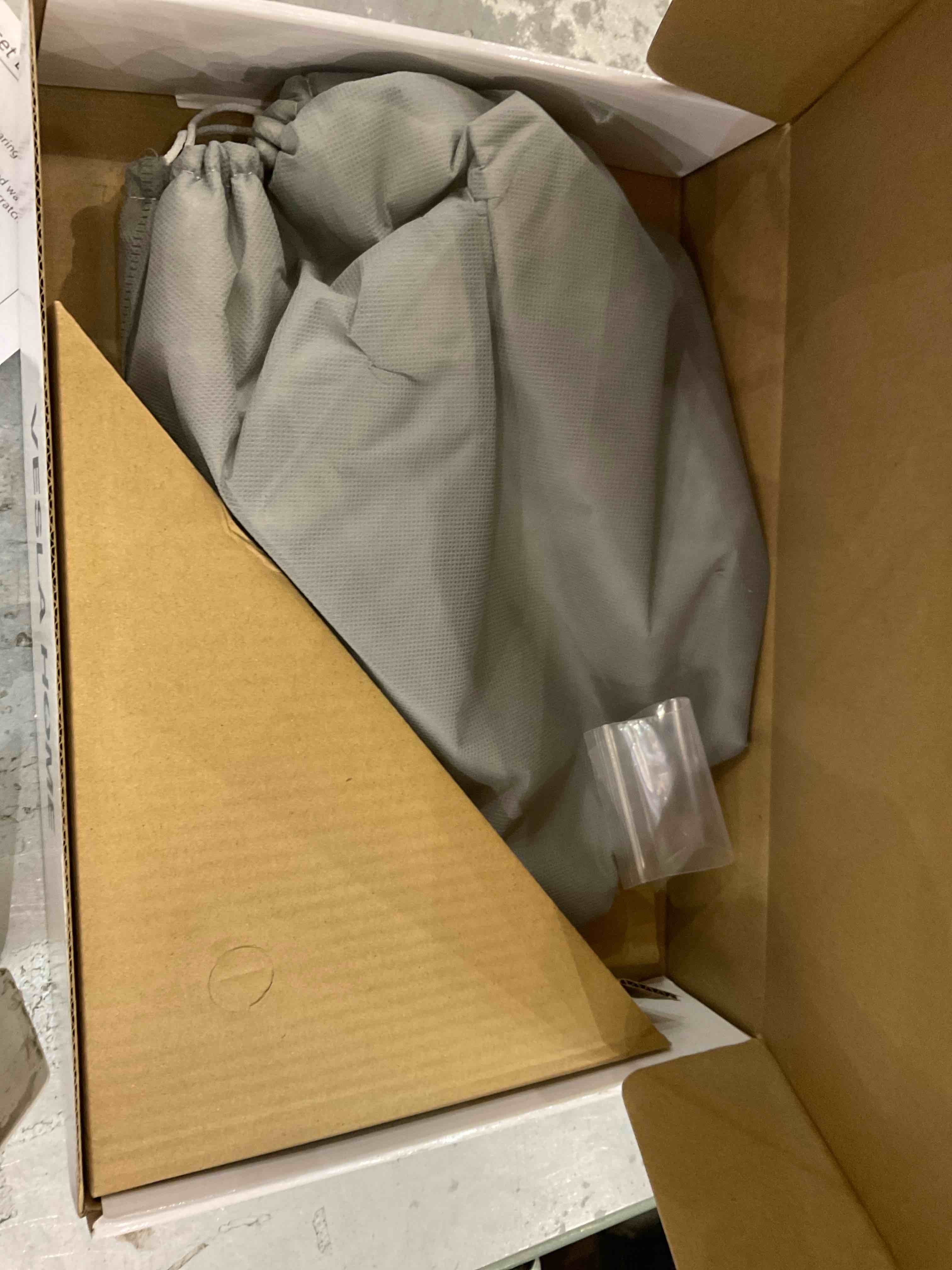 https://s3.amazonaws.com/lotting-images-prod/BargainHunt/EXS01045683_1708360858335.jpeg