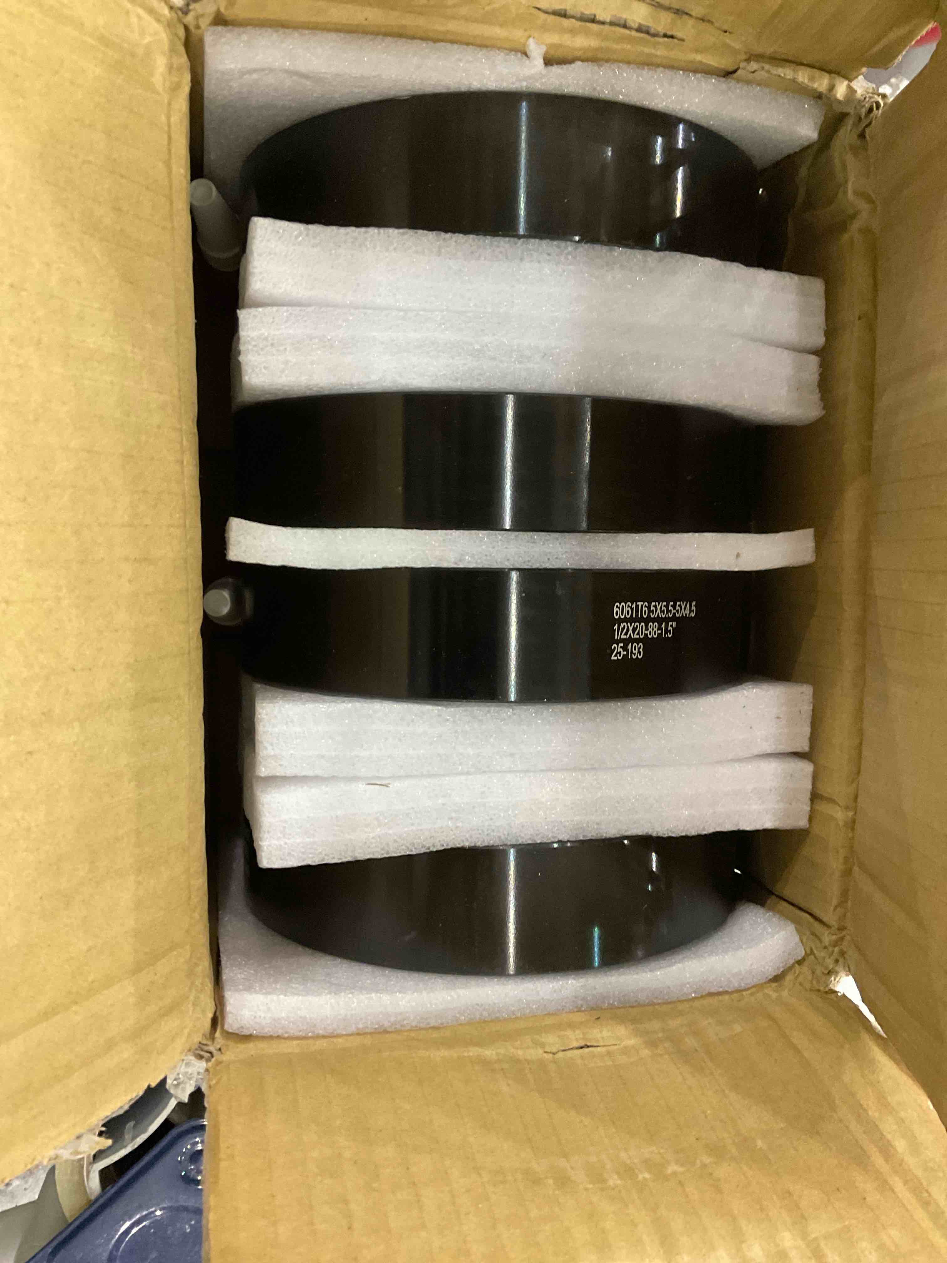 https://s3.amazonaws.com/lotting-images-prod/BargainHunt/EXS01045728_1708434703625.jpeg
