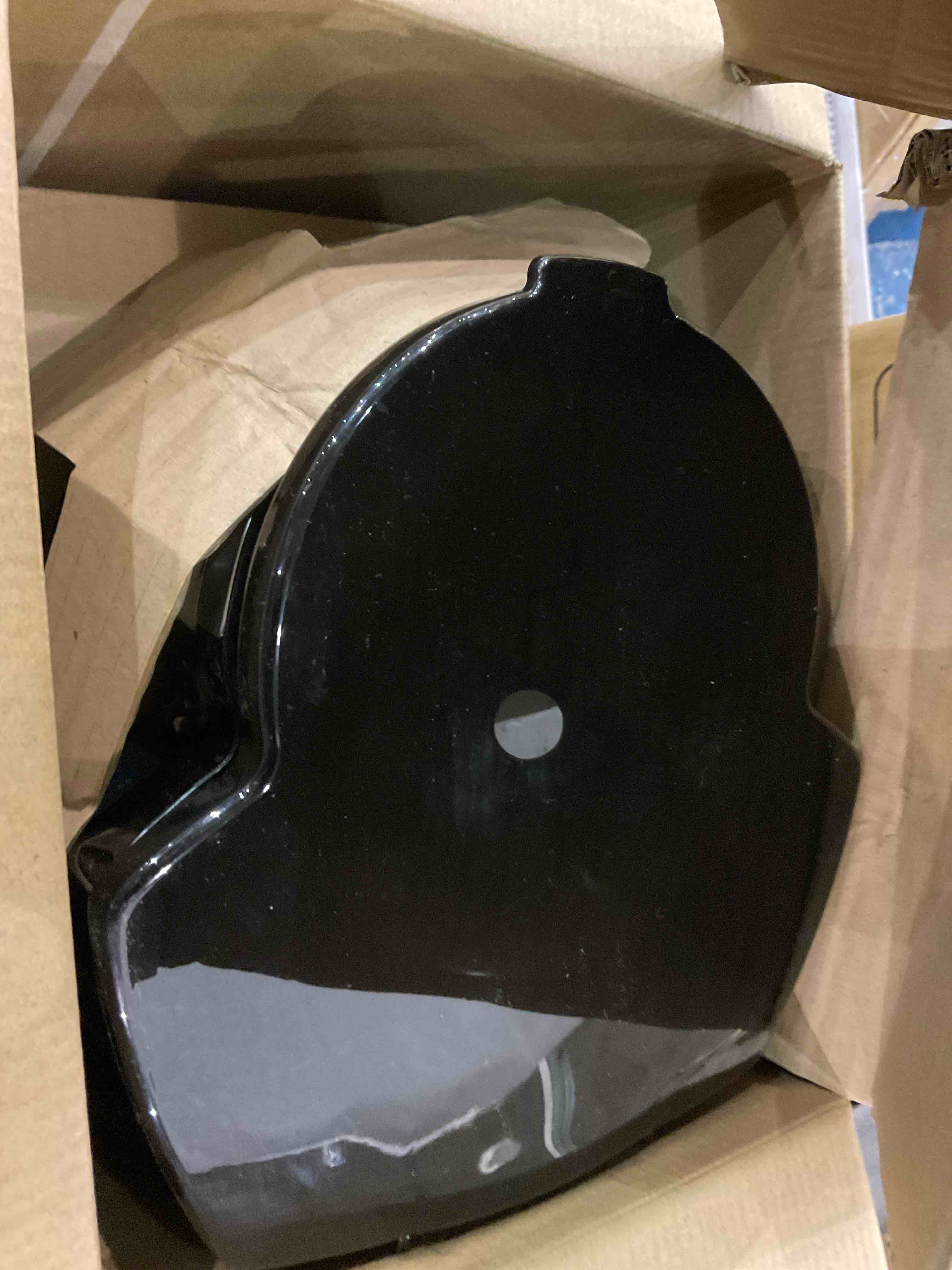 https://s3.amazonaws.com/lotting-images-prod/BargainHunt/EXS01045981_1708606002411.jpeg