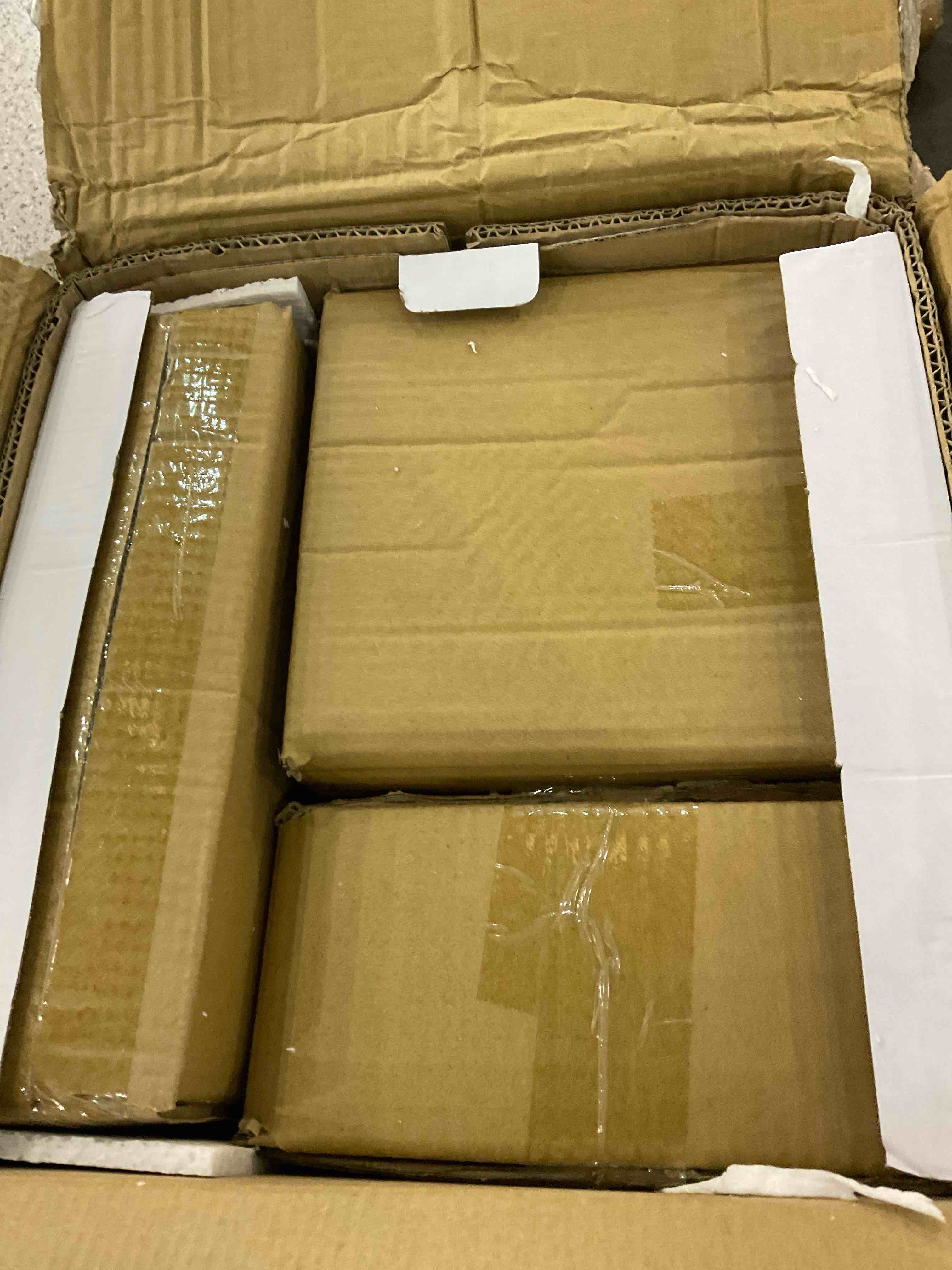 https://s3.amazonaws.com/lotting-images-prod/BargainHunt/EXS01045993_1708608337600.jpeg
