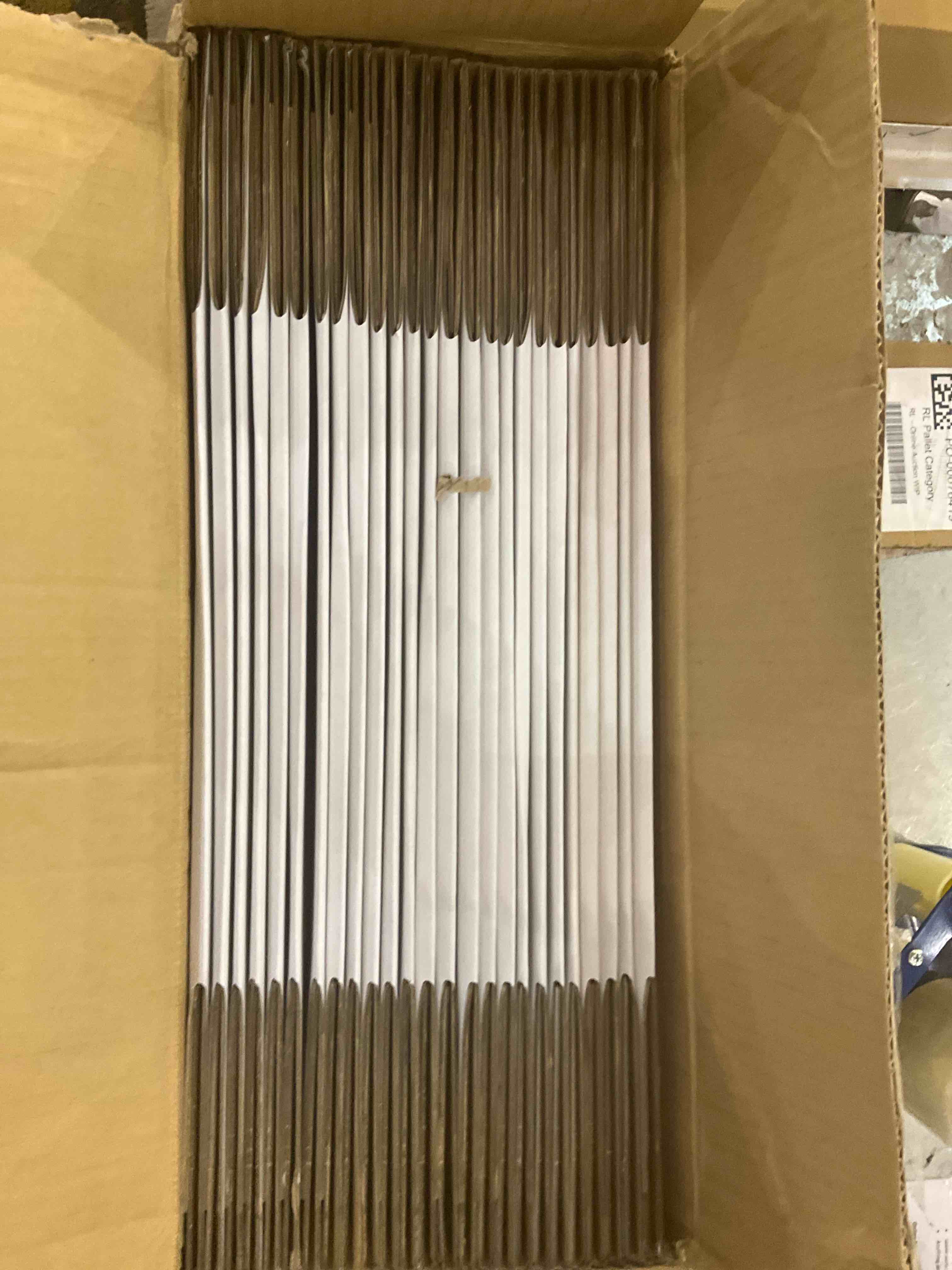 https://s3.amazonaws.com/lotting-images-prod/BargainHunt/EXS01046013_1707319002716.jpeg