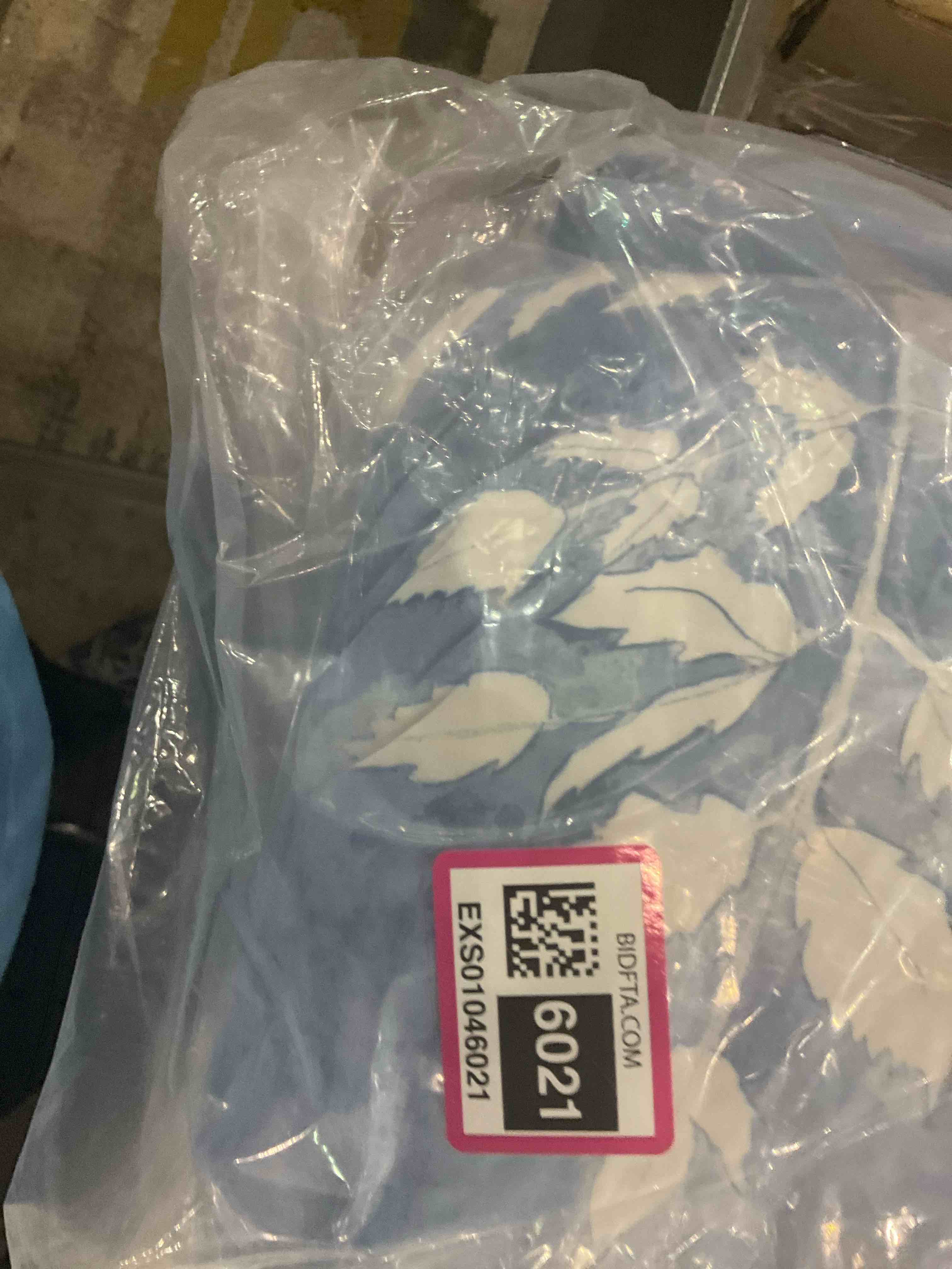 https://s3.amazonaws.com/lotting-images-prod/BargainHunt/EXS01046021_1707318539951.jpeg