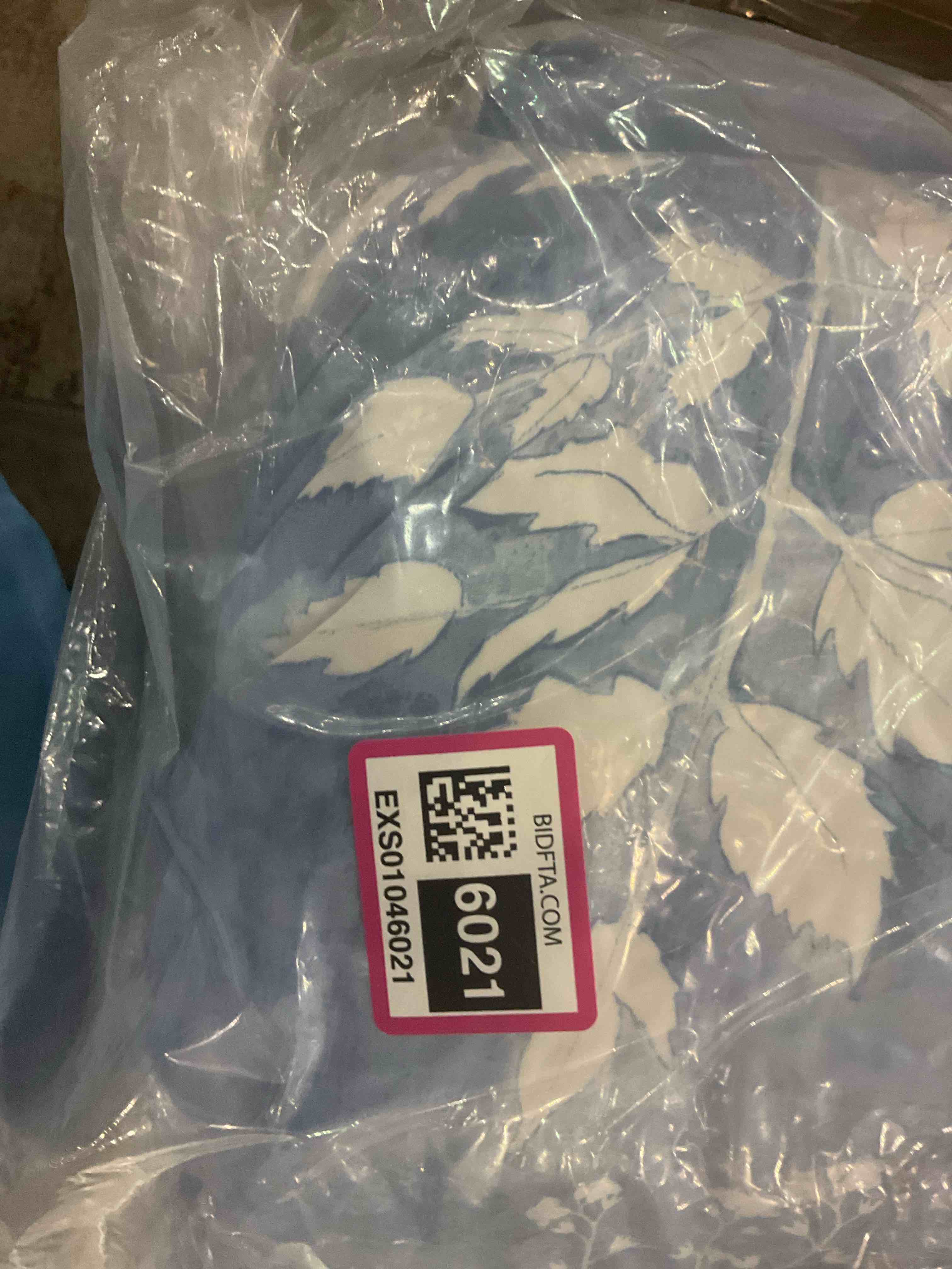 https://s3.amazonaws.com/lotting-images-prod/BargainHunt/EXS01046021_1707318540749.jpeg