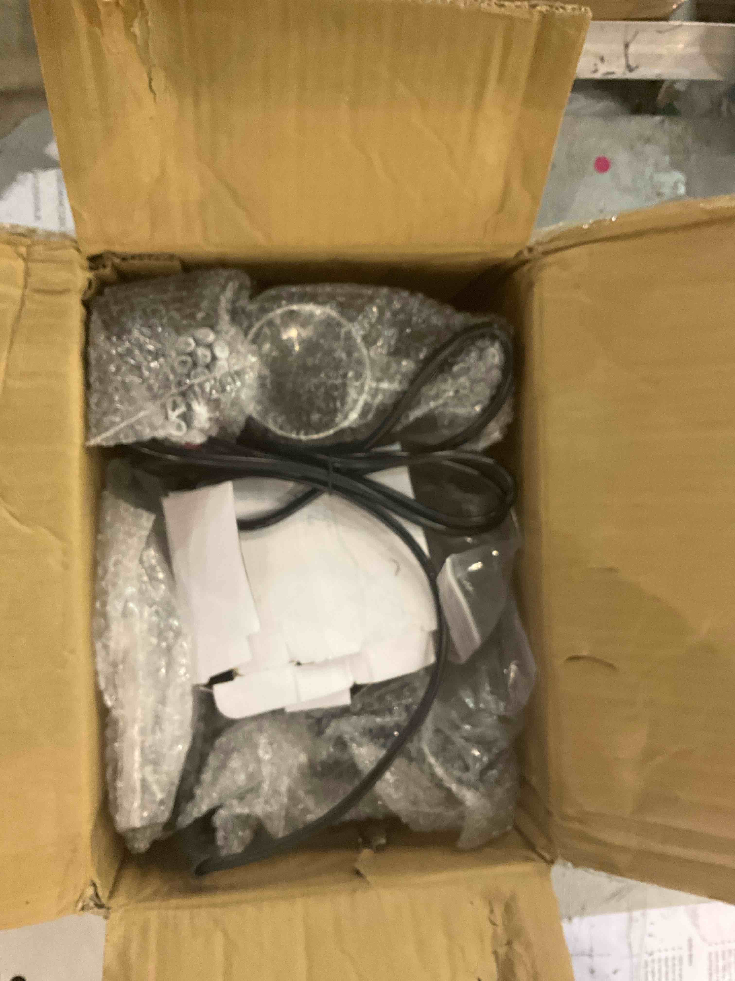 https://s3.amazonaws.com/lotting-images-prod/BargainHunt/EXS01046112_1707395716021.jpeg