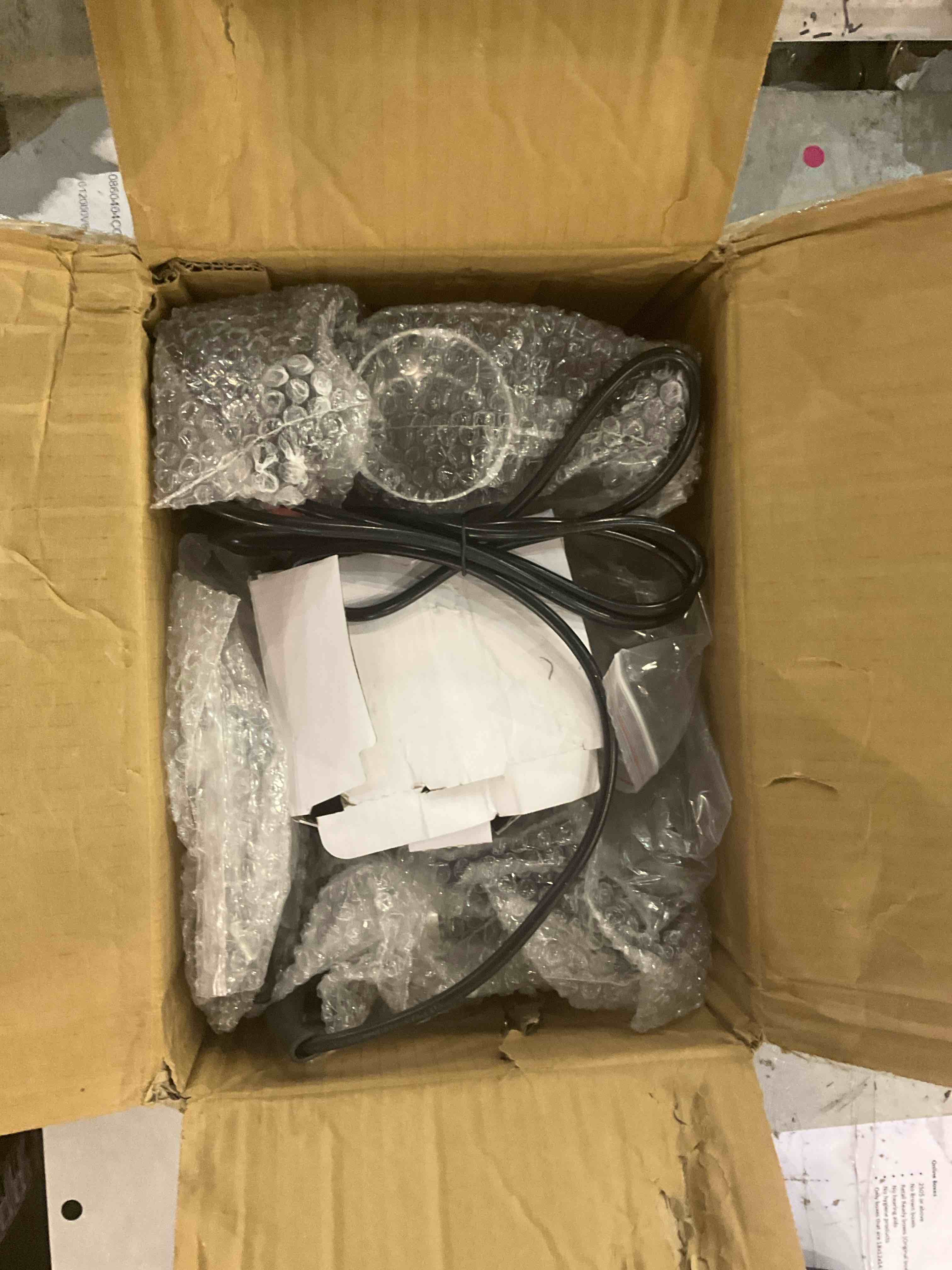 https://s3.amazonaws.com/lotting-images-prod/BargainHunt/EXS01046112_1707395716824.jpeg