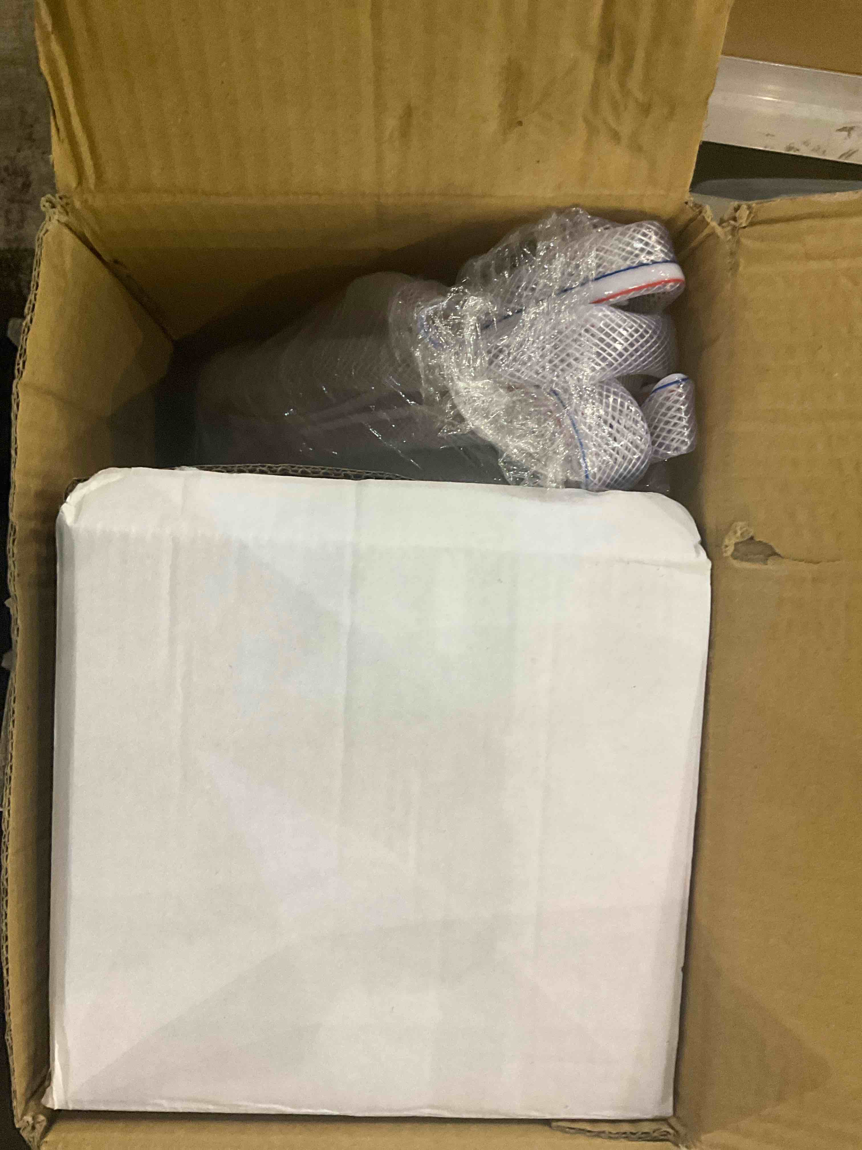 https://s3.amazonaws.com/lotting-images-prod/BargainHunt/EXS01046129_1707397132979.jpeg