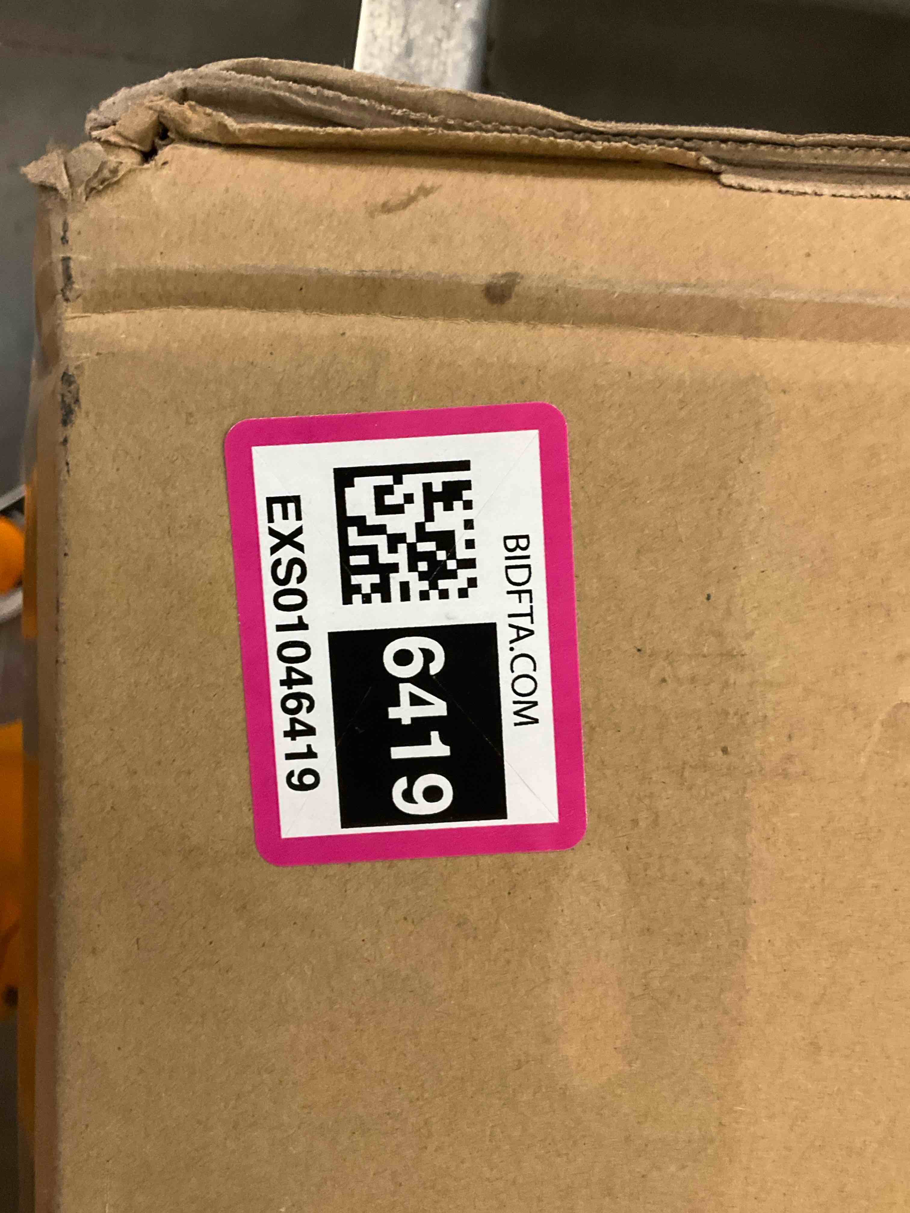 https://s3.amazonaws.com/lotting-images-prod/BargainHunt/EXS01046419_1707834396908.jpeg