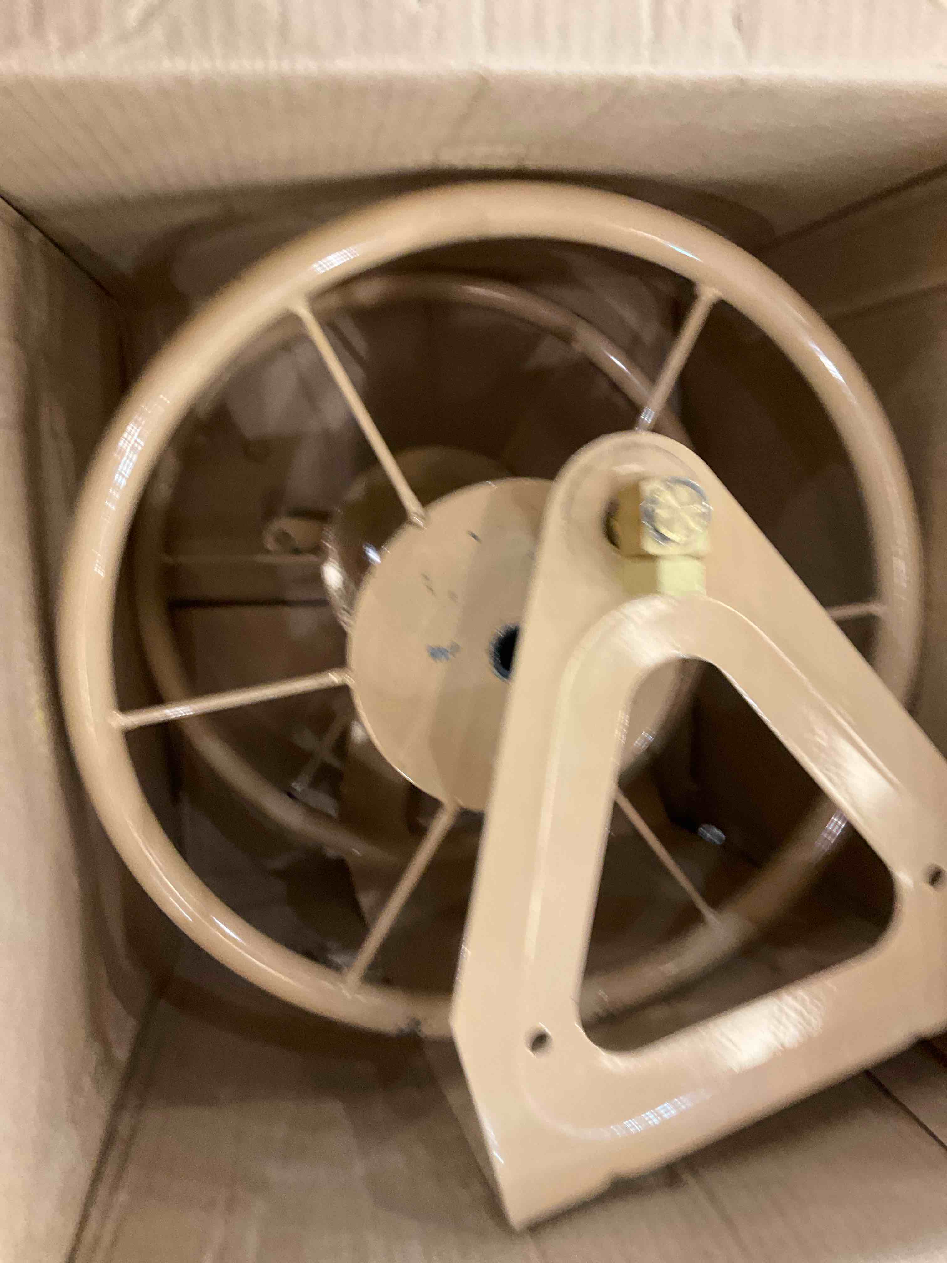 https://s3.amazonaws.com/lotting-images-prod/BargainHunt/EXS01046459_1707839374881.jpeg