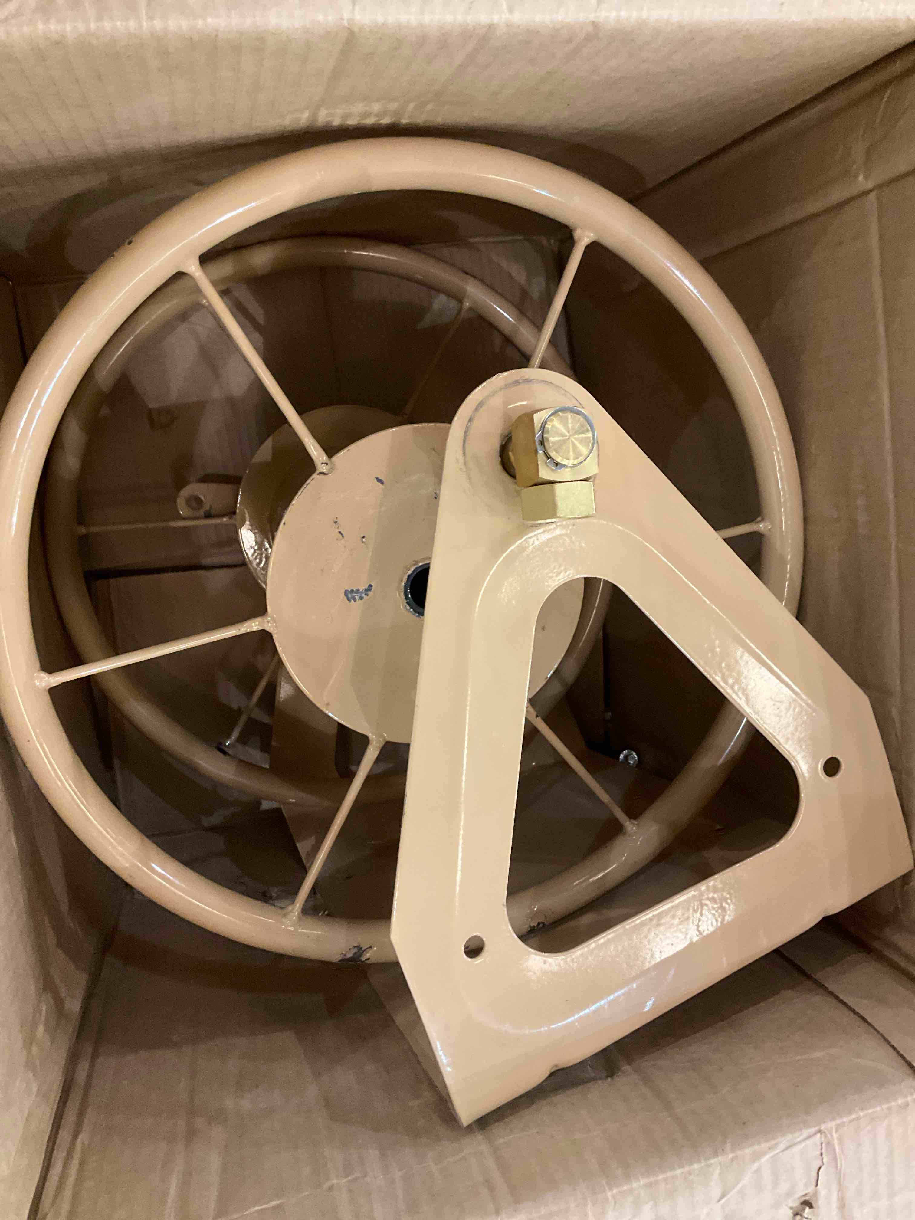 https://s3.amazonaws.com/lotting-images-prod/BargainHunt/EXS01046459_1707839377718.jpeg