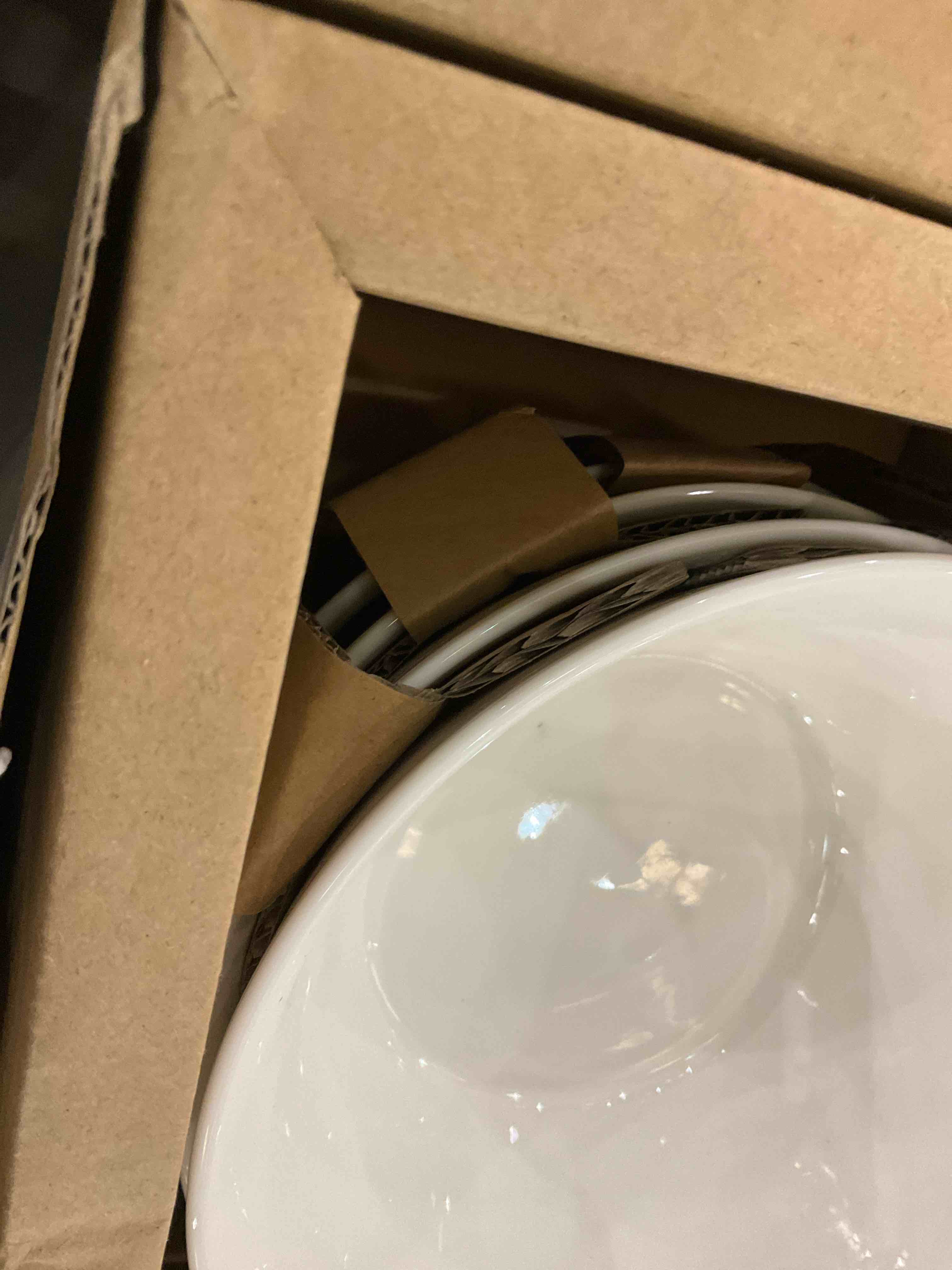 https://s3.amazonaws.com/lotting-images-prod/BargainHunt/EXS01046572_1707924122781.jpeg