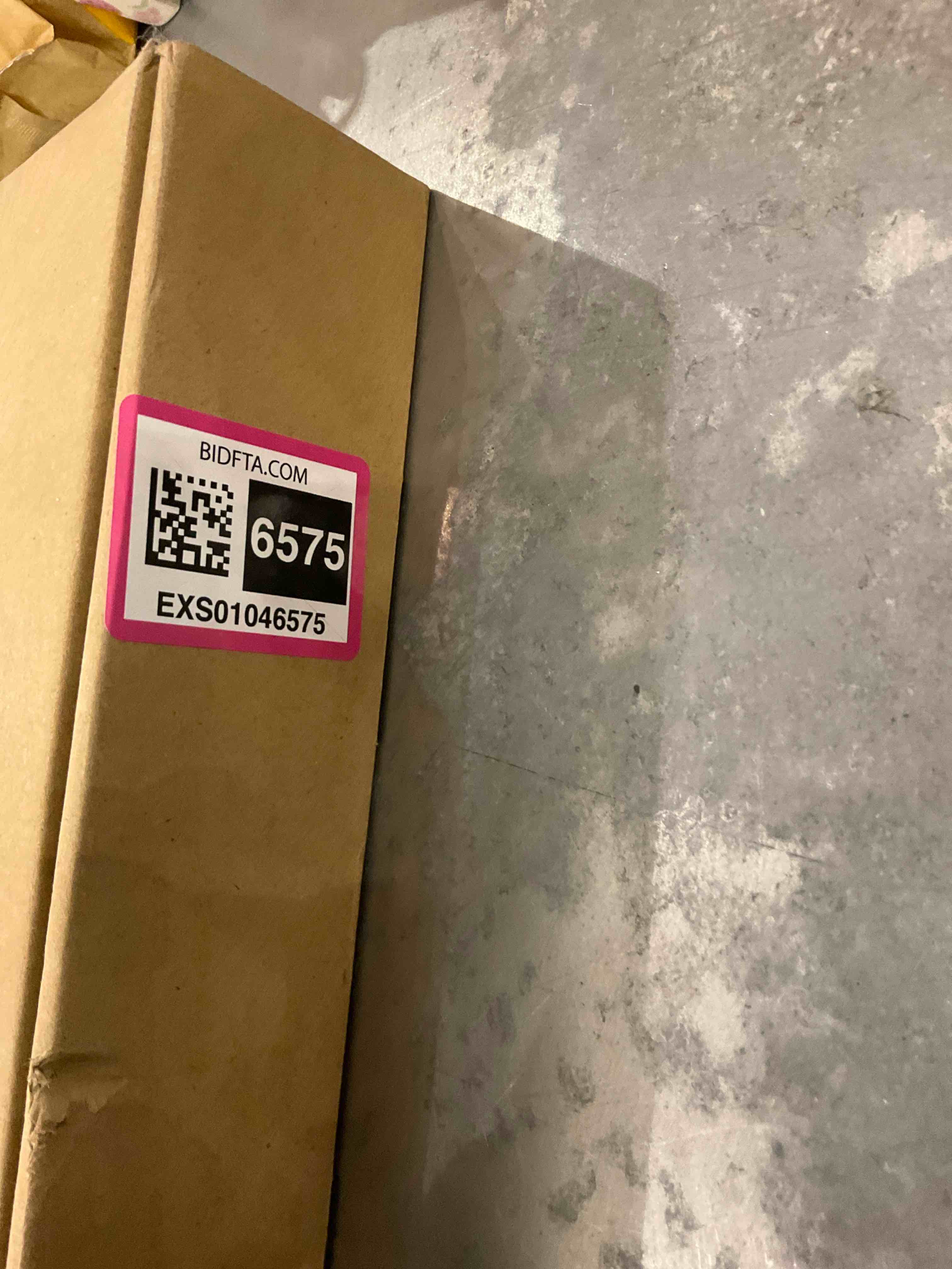 https://s3.amazonaws.com/lotting-images-prod/BargainHunt/EXS01046575_1707924490614.jpeg