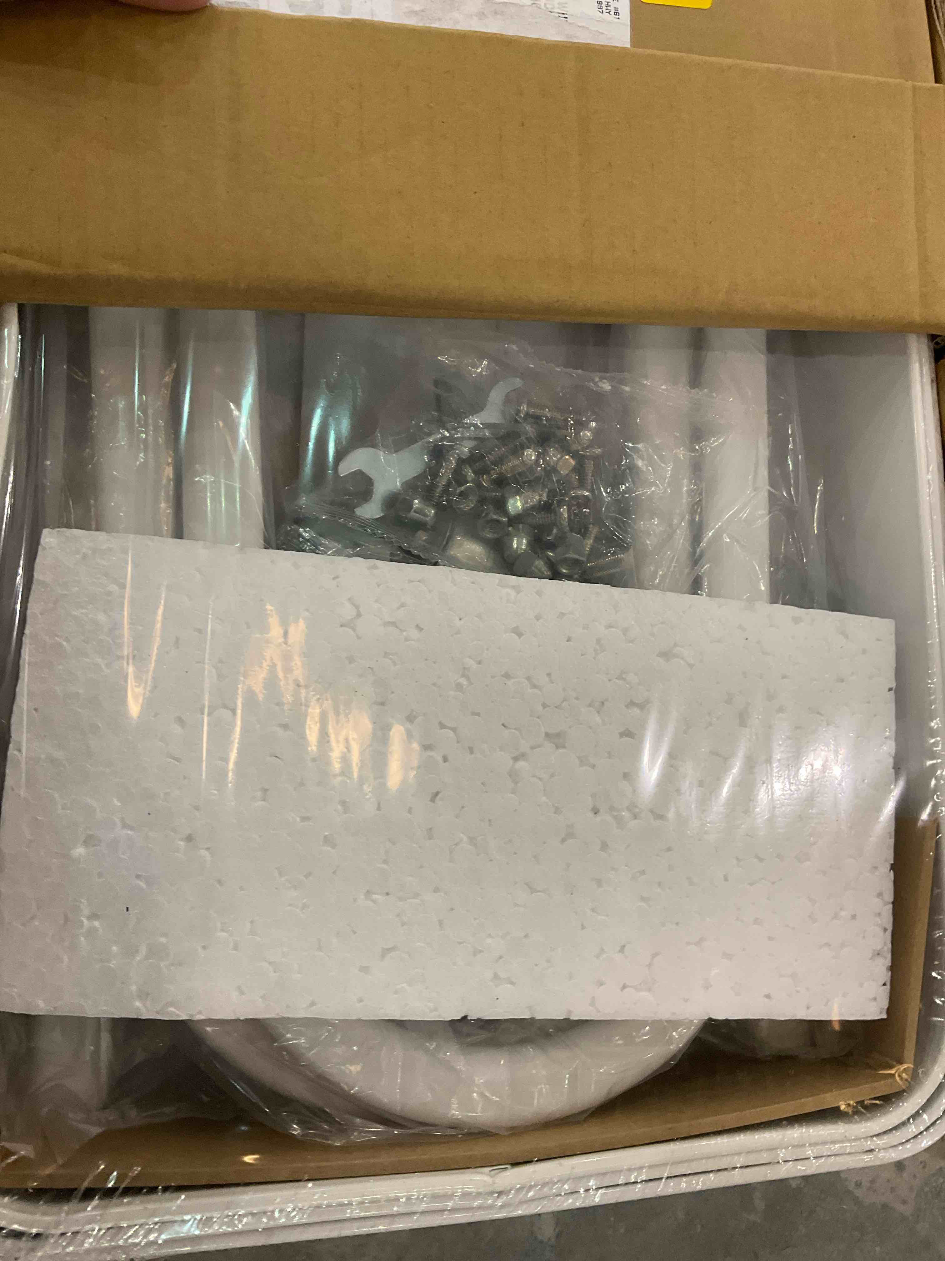 https://s3.amazonaws.com/lotting-images-prod/BargainHunt/EXS01046581_1707925283002.jpeg