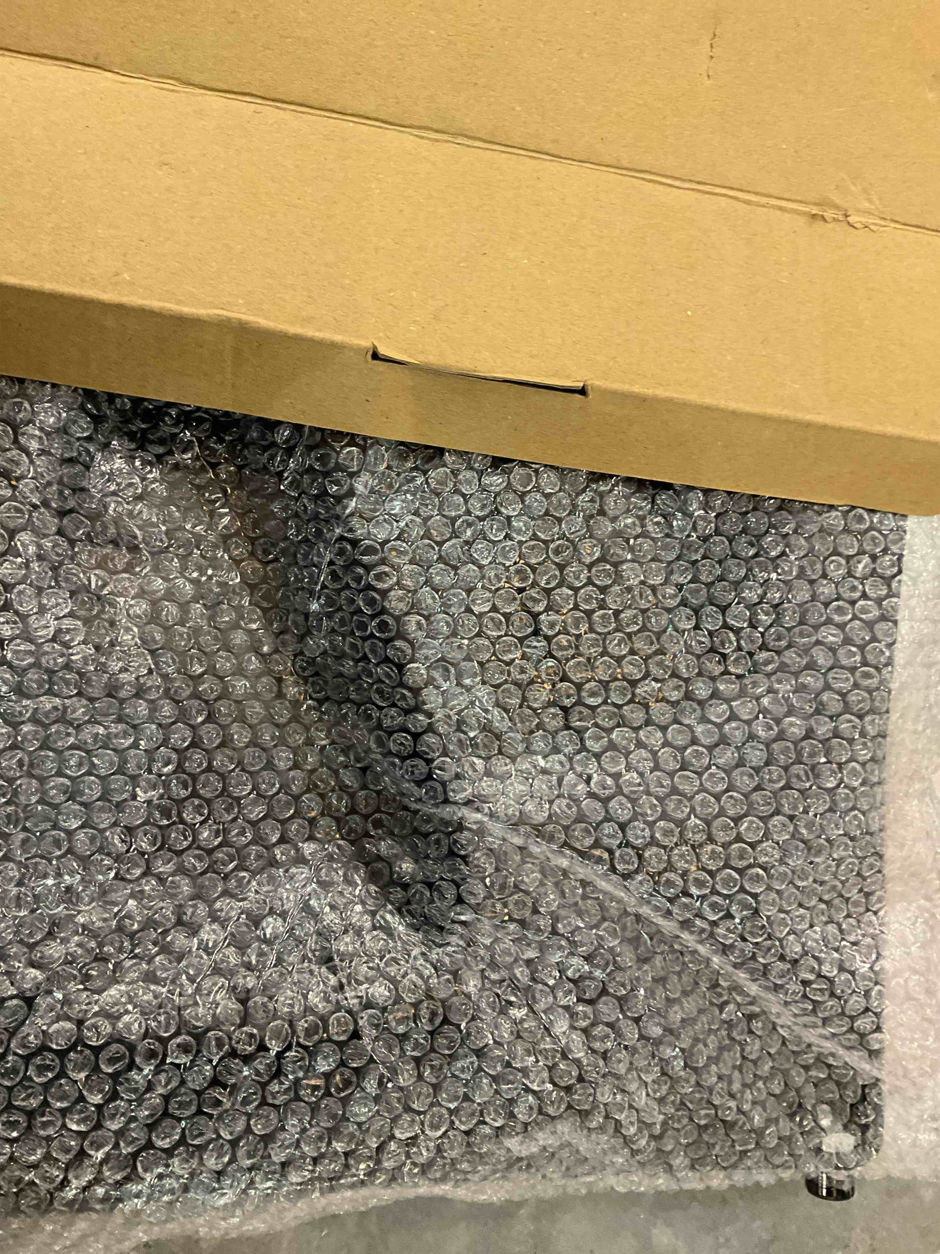 https://s3.amazonaws.com/lotting-images-prod/BargainHunt/EXS01046583_1707925517252.jpeg
