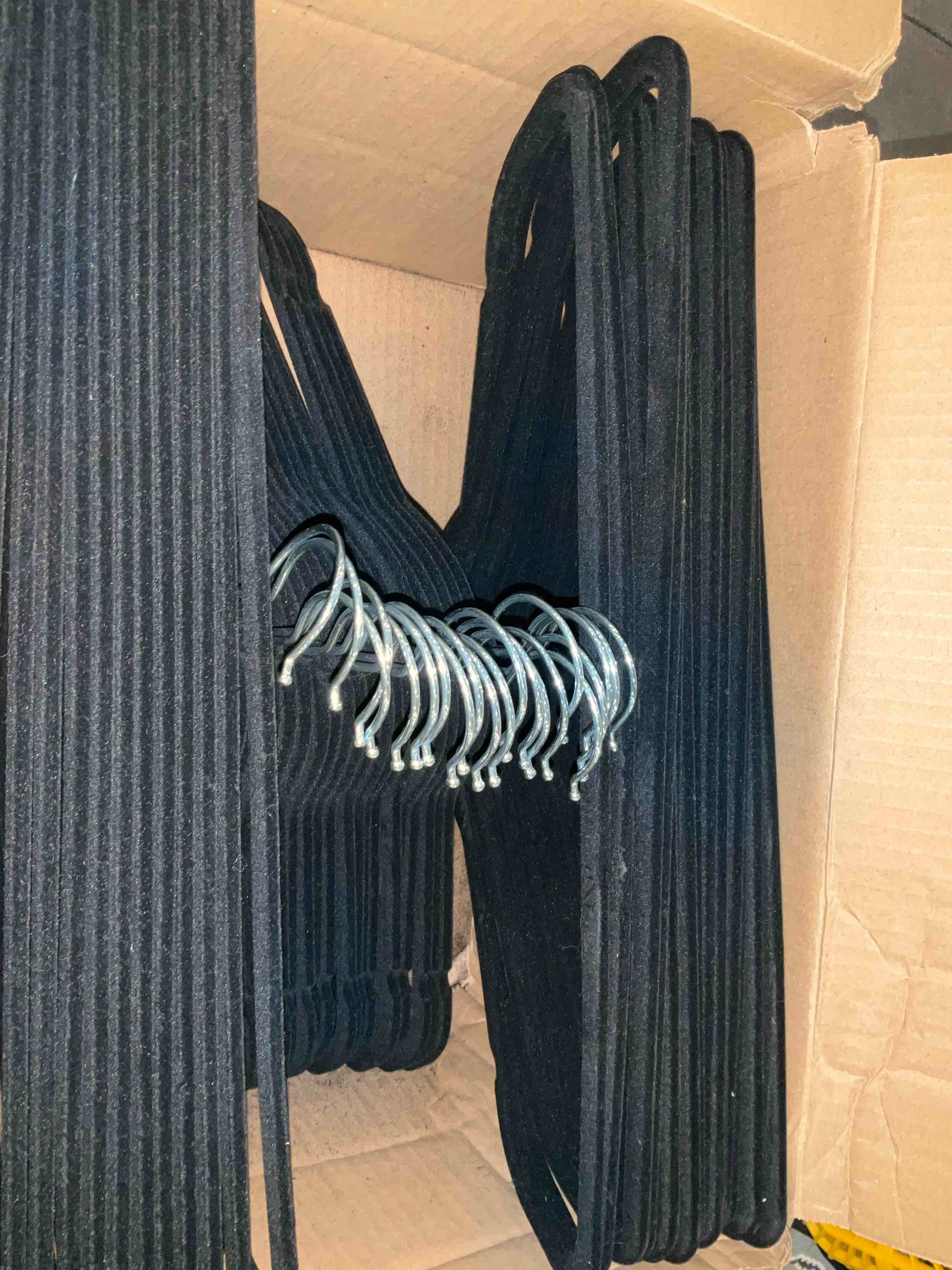 https://s3.amazonaws.com/lotting-images-prod/BargainHunt/EXS01046692_1708003661078.jpeg