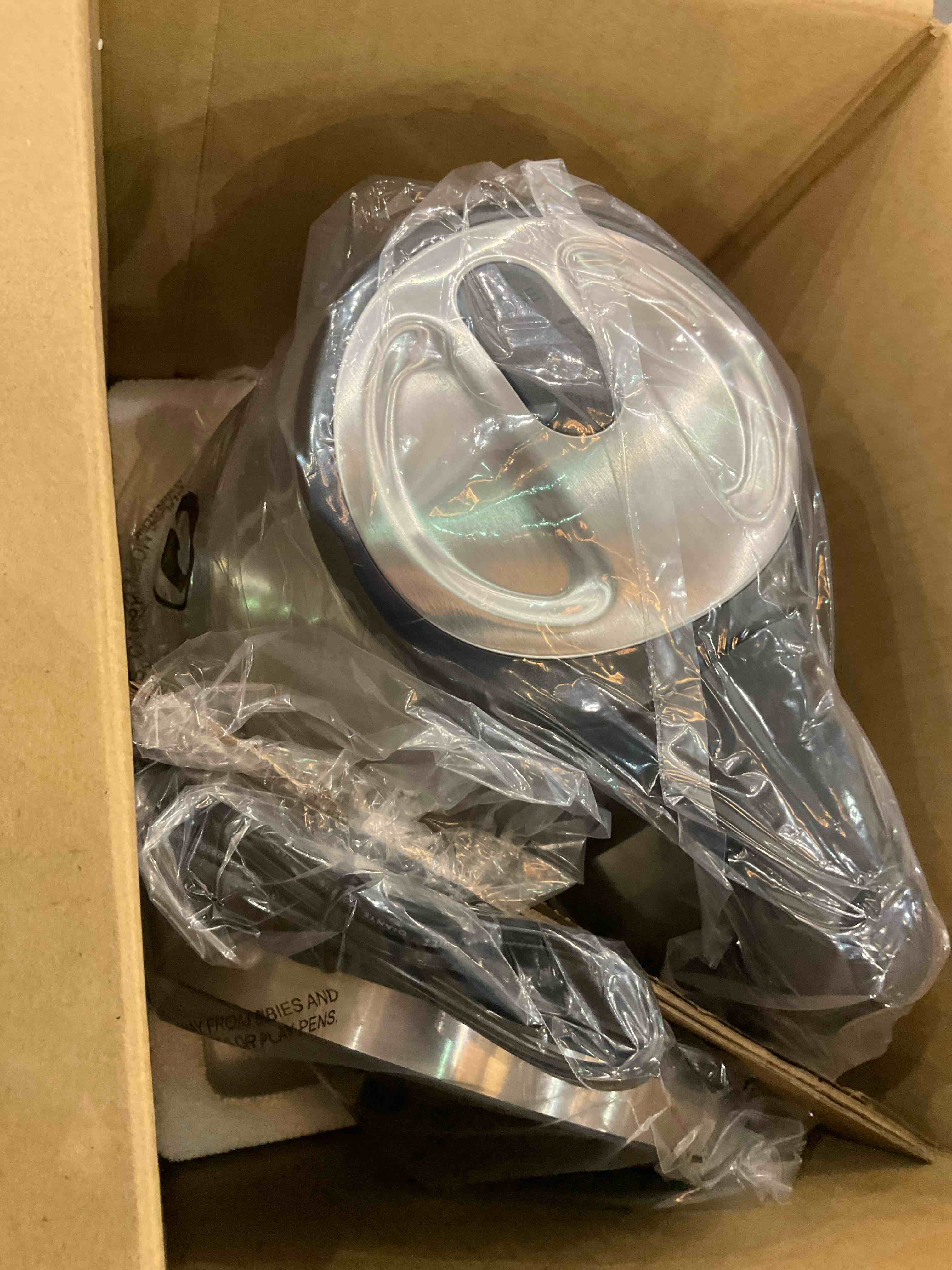 https://s3.amazonaws.com/lotting-images-prod/BargainHunt/EXS01046981_1708358780017.jpeg