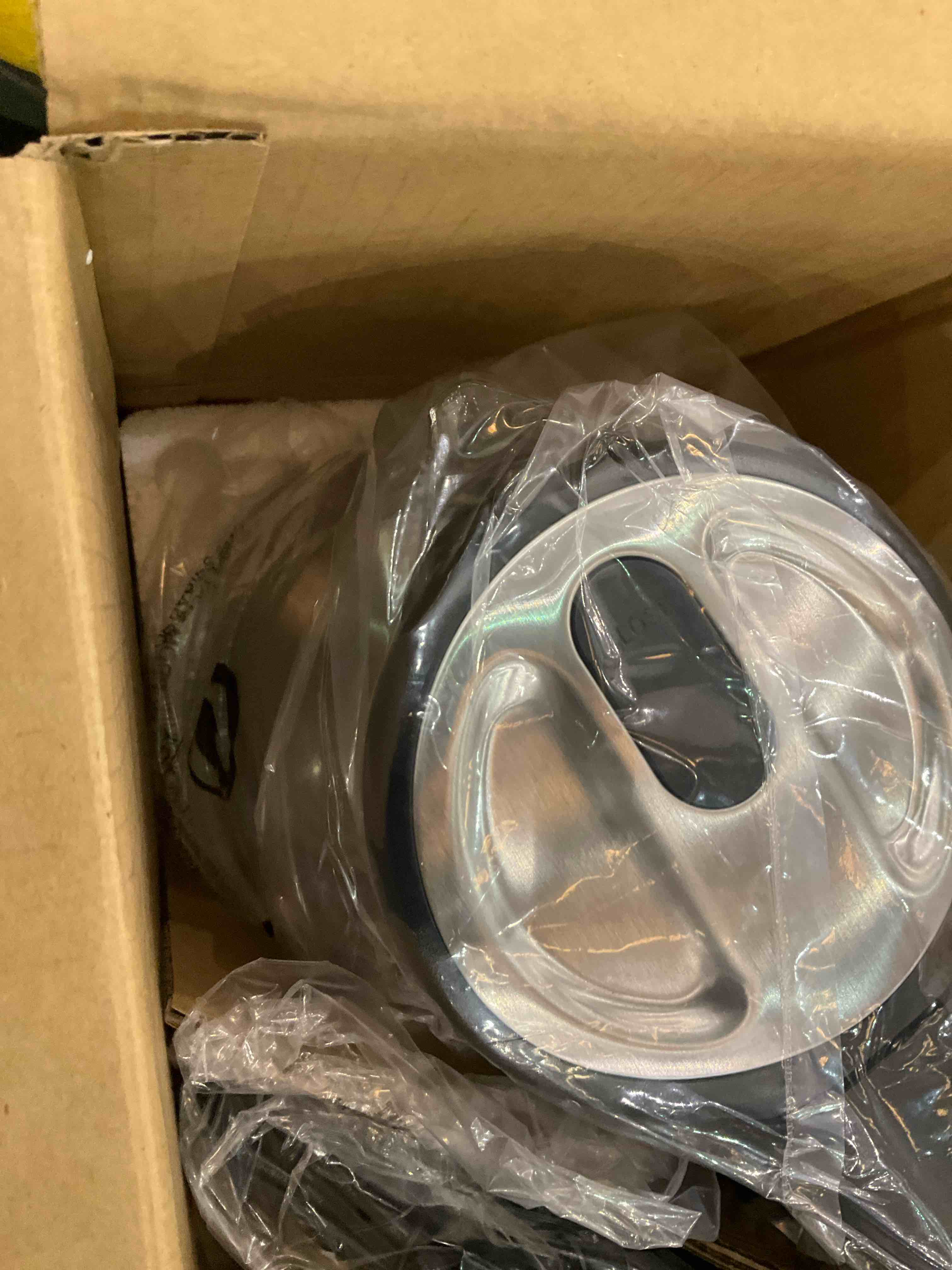 https://s3.amazonaws.com/lotting-images-prod/BargainHunt/EXS01046981_1708358781351.jpeg