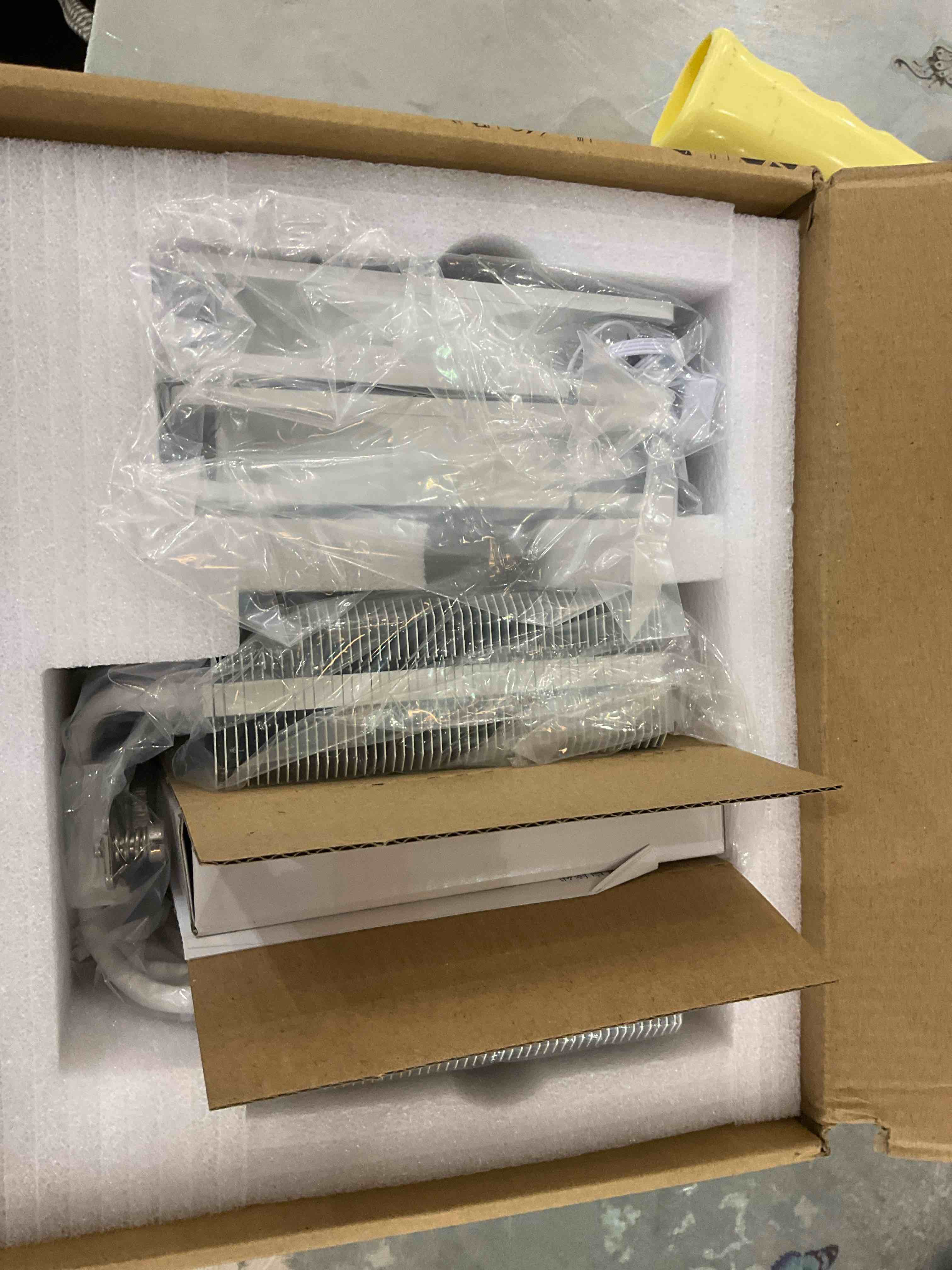 https://s3.amazonaws.com/lotting-images-prod/BargainHunt/EXS01046992_1708360217645.jpeg