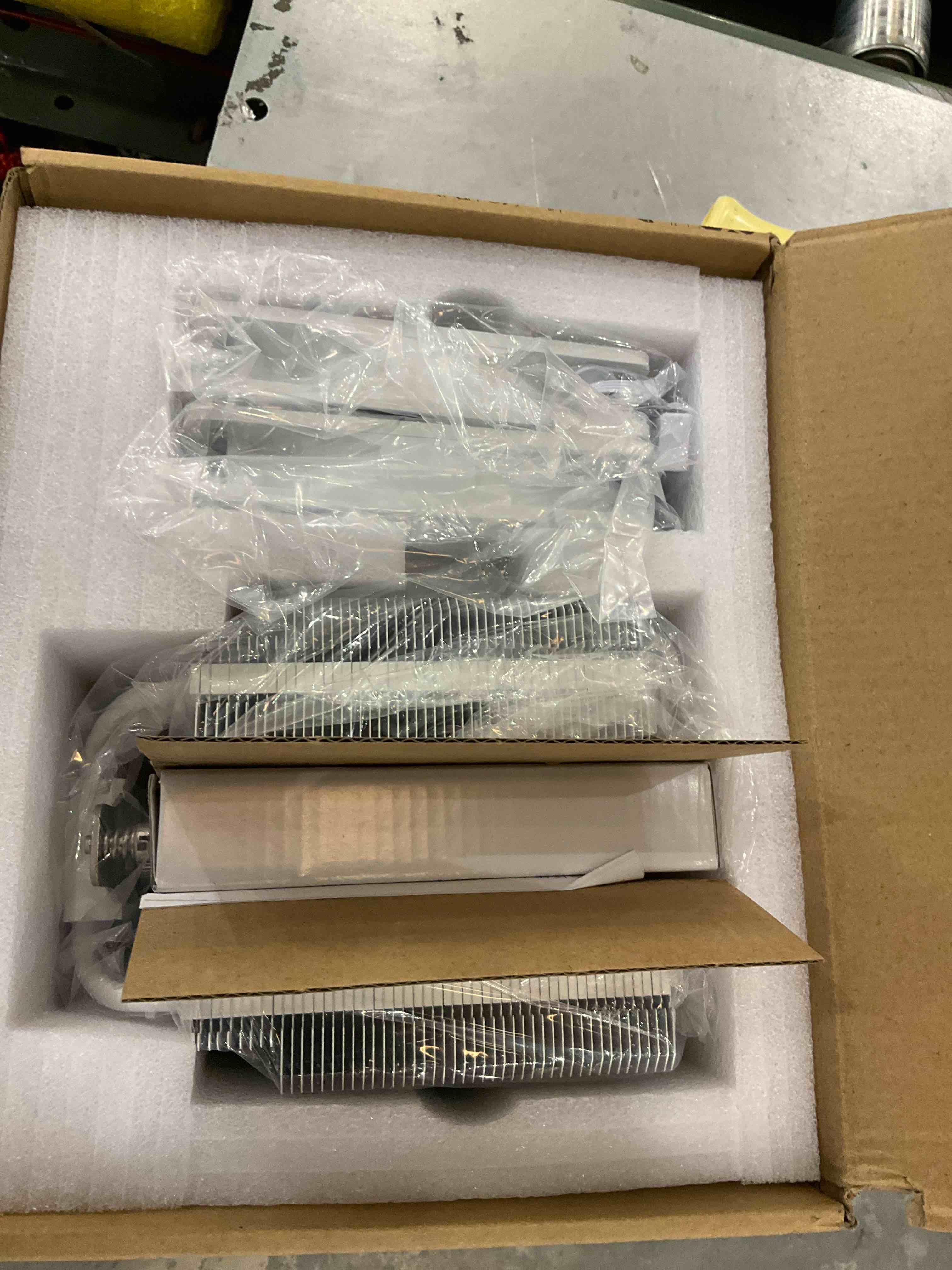 https://s3.amazonaws.com/lotting-images-prod/BargainHunt/EXS01046992_1708360218916.jpeg