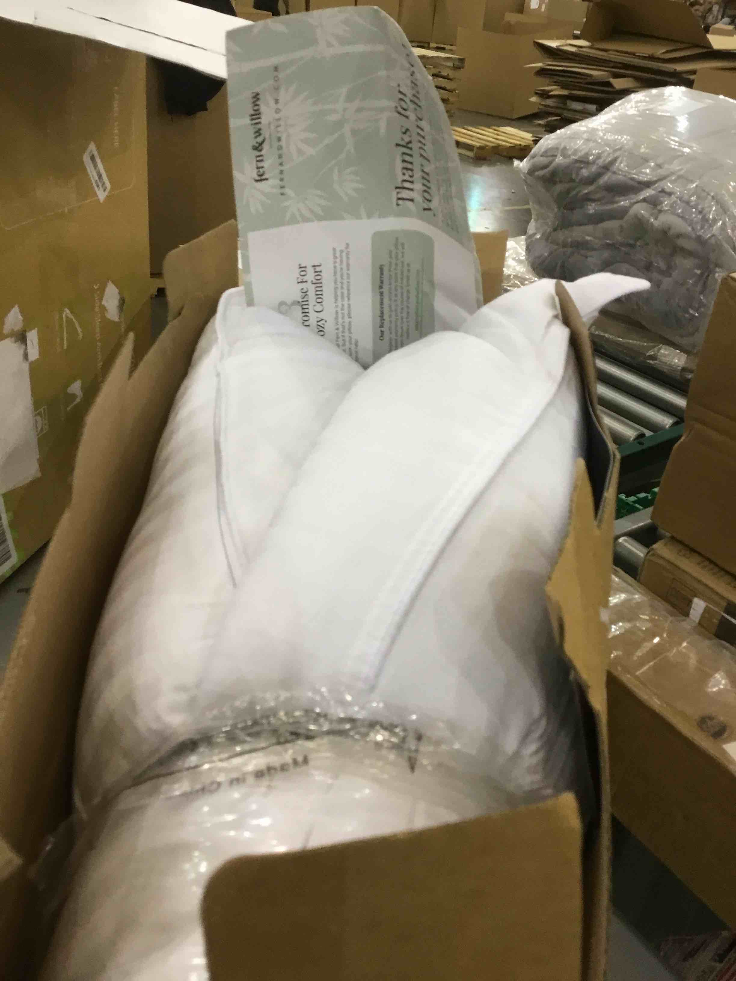 https://s3.amazonaws.com/lotting-images-prod/BargainHunt/EXS01047162_1707414793102.jpeg