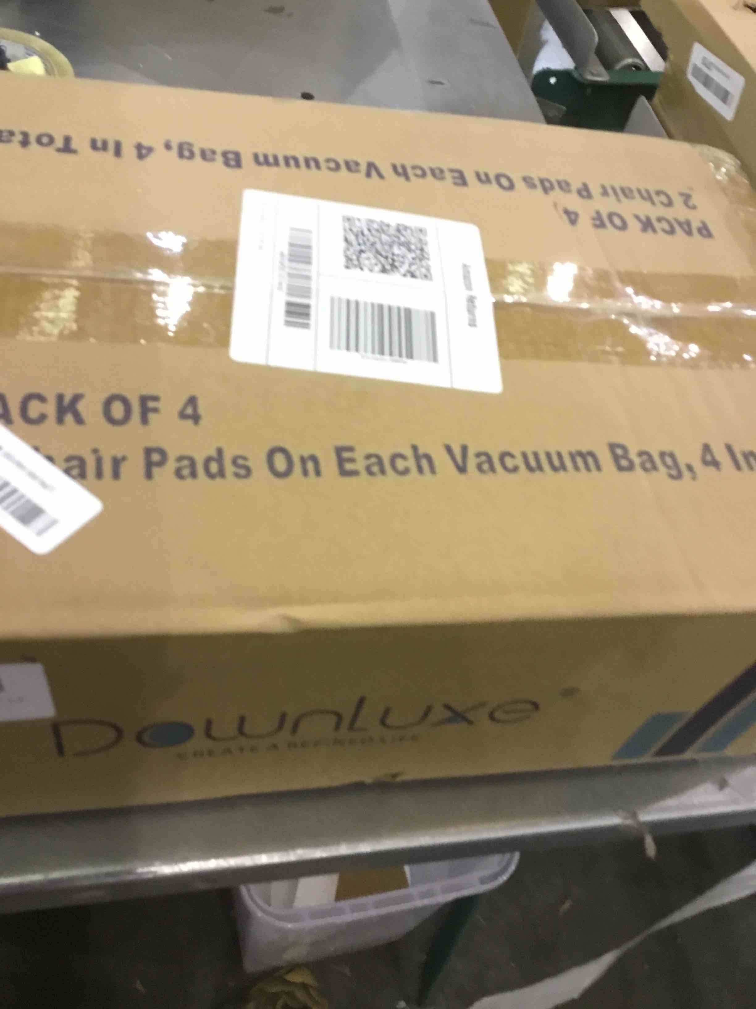 https://s3.amazonaws.com/lotting-images-prod/BargainHunt/EXS01047337_1707504226421.jpeg