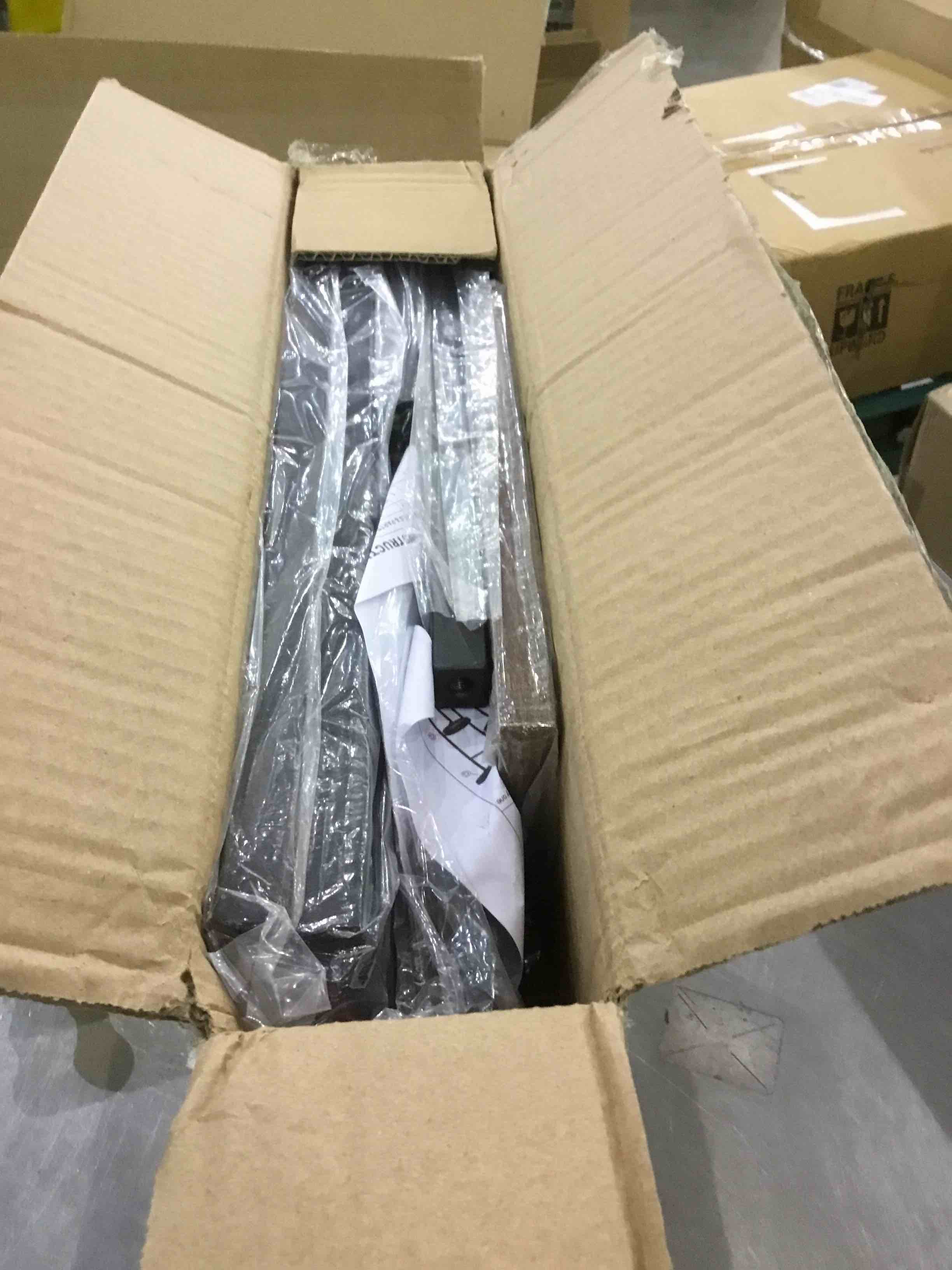 https://s3.amazonaws.com/lotting-images-prod/BargainHunt/EXS01047354_1707508060313.jpeg