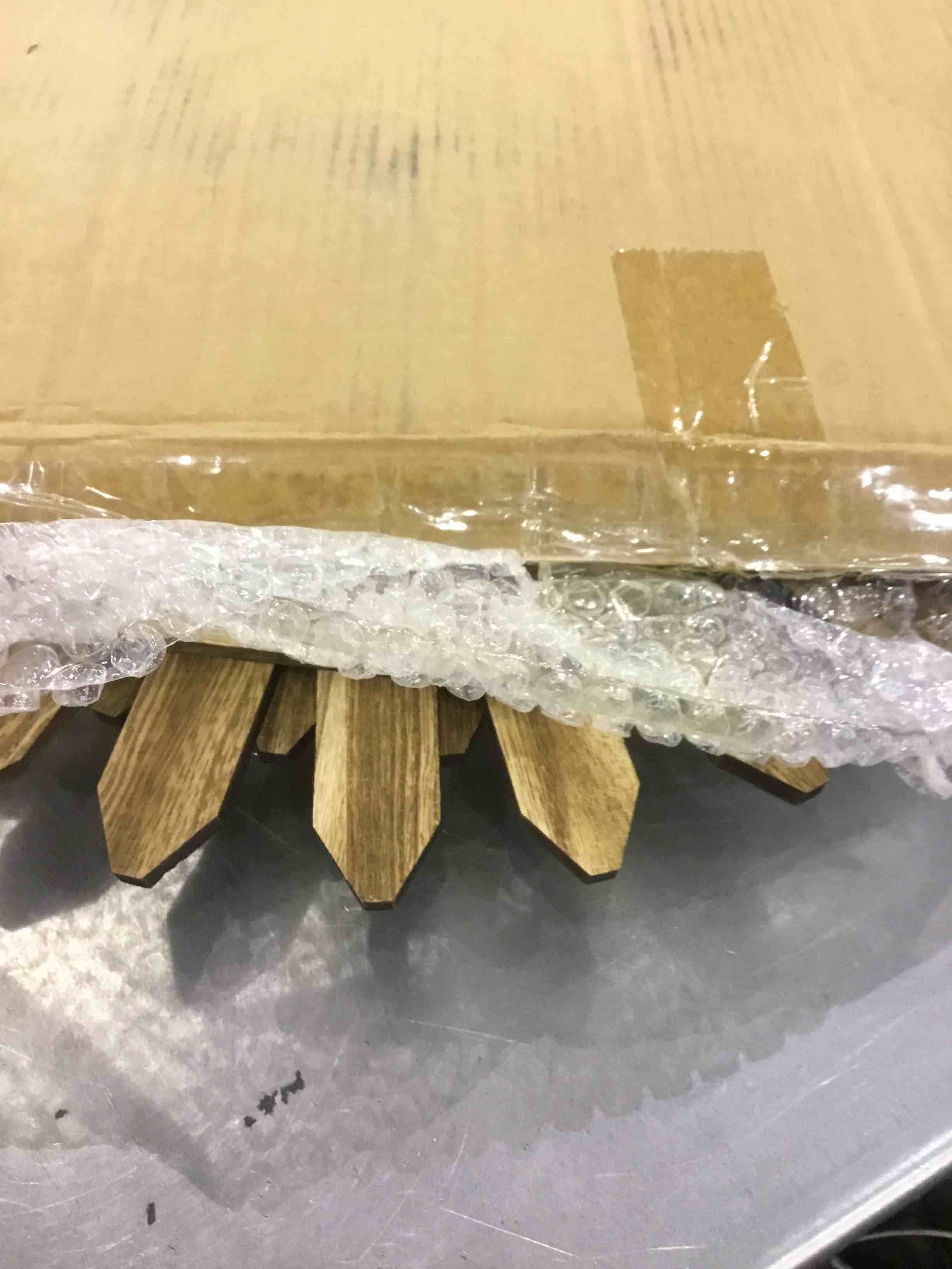https://s3.amazonaws.com/lotting-images-prod/BargainHunt/EXS01047373_1707743637238.jpeg