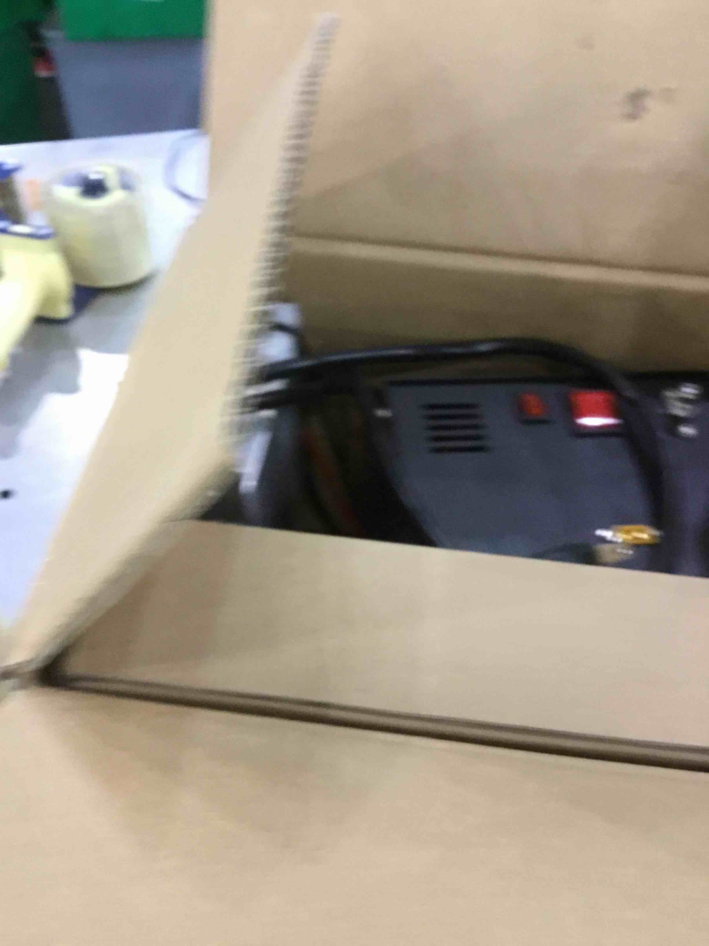 https://s3.amazonaws.com/lotting-images-prod/BargainHunt/EXS01047419_1707752426763.jpeg