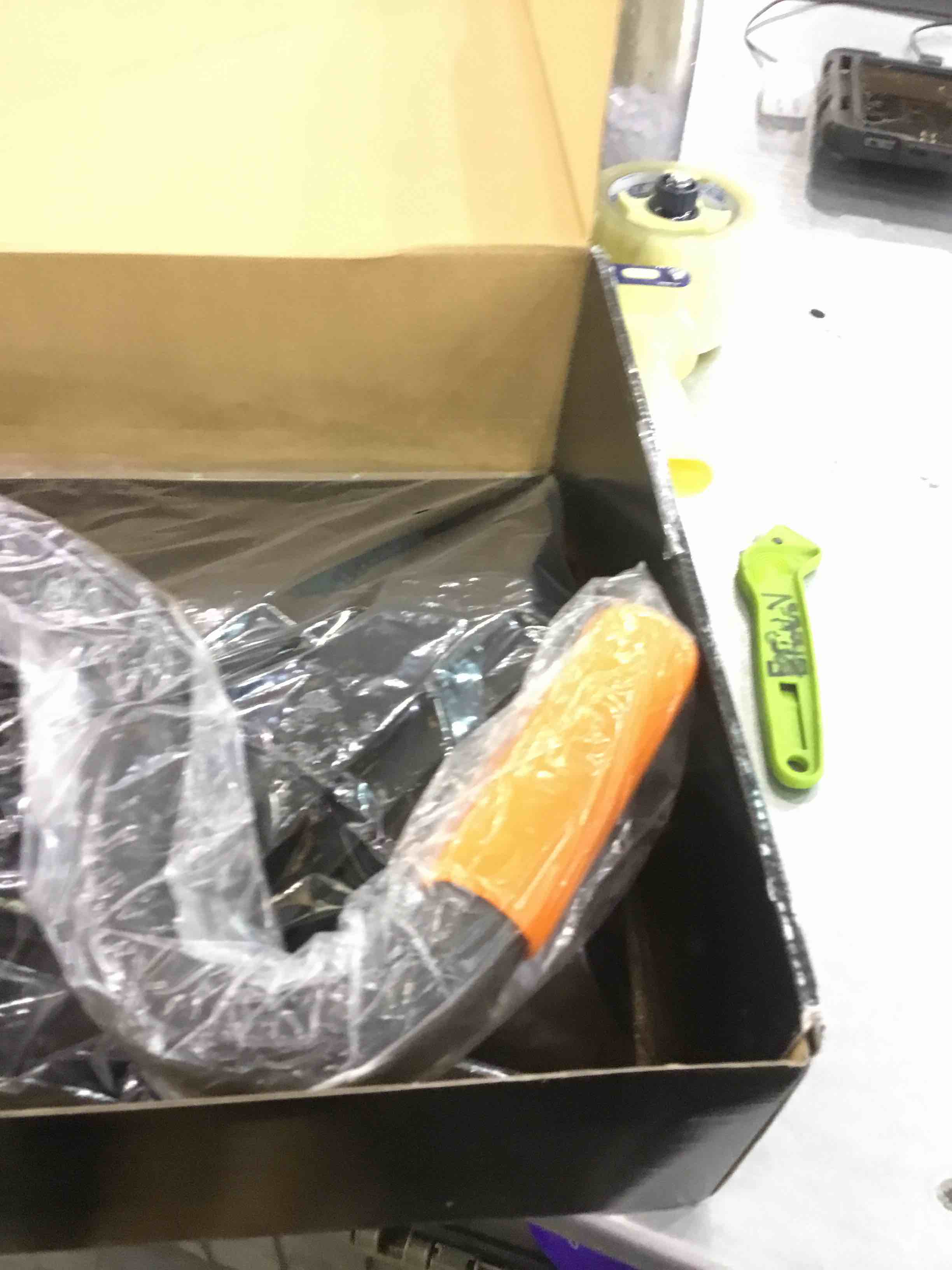 https://s3.amazonaws.com/lotting-images-prod/BargainHunt/EXS01047430_1707753946746.jpeg