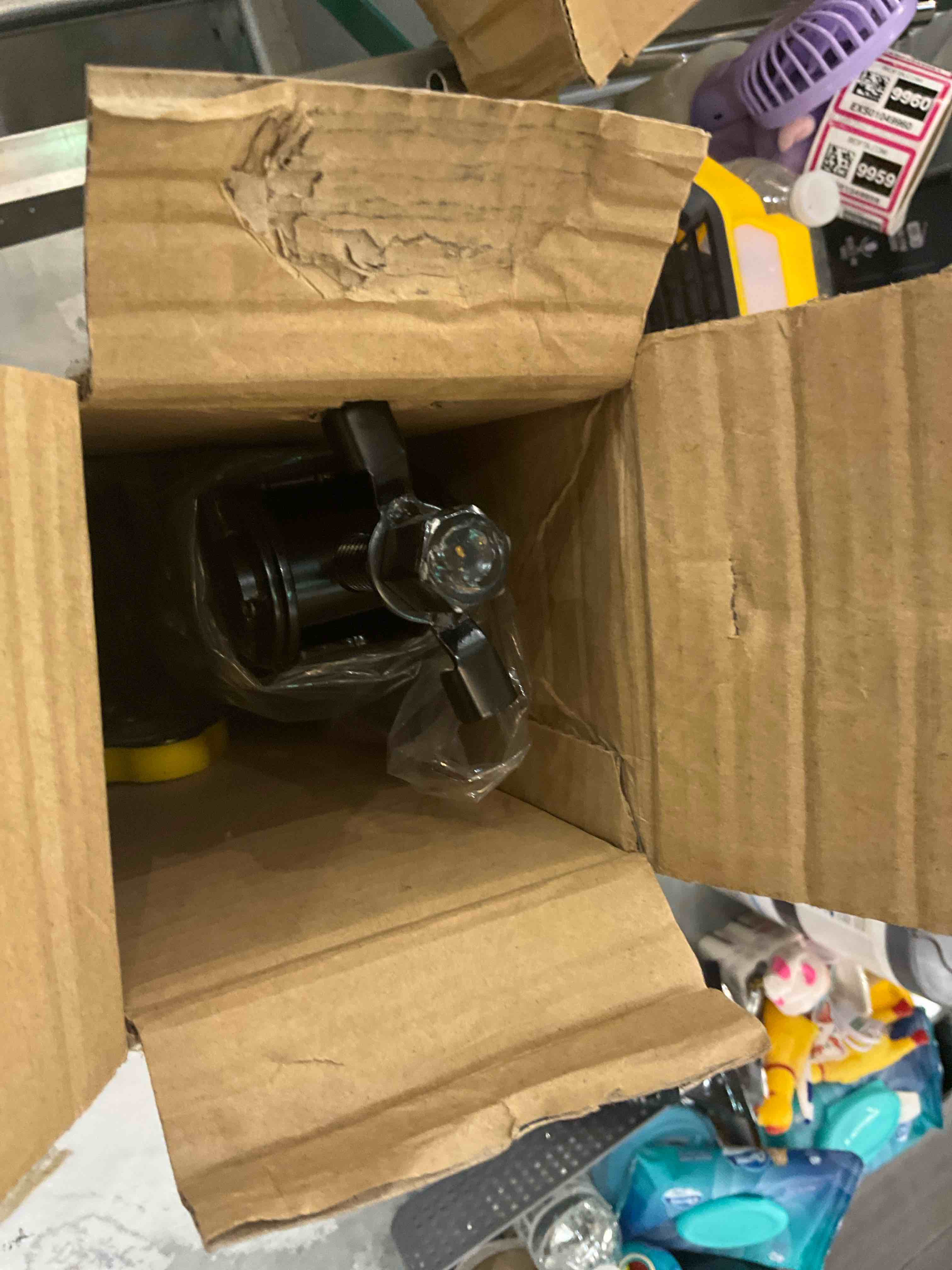 https://s3.amazonaws.com/lotting-images-prod/BargainHunt/EXS01047555_1707840105652.jpeg