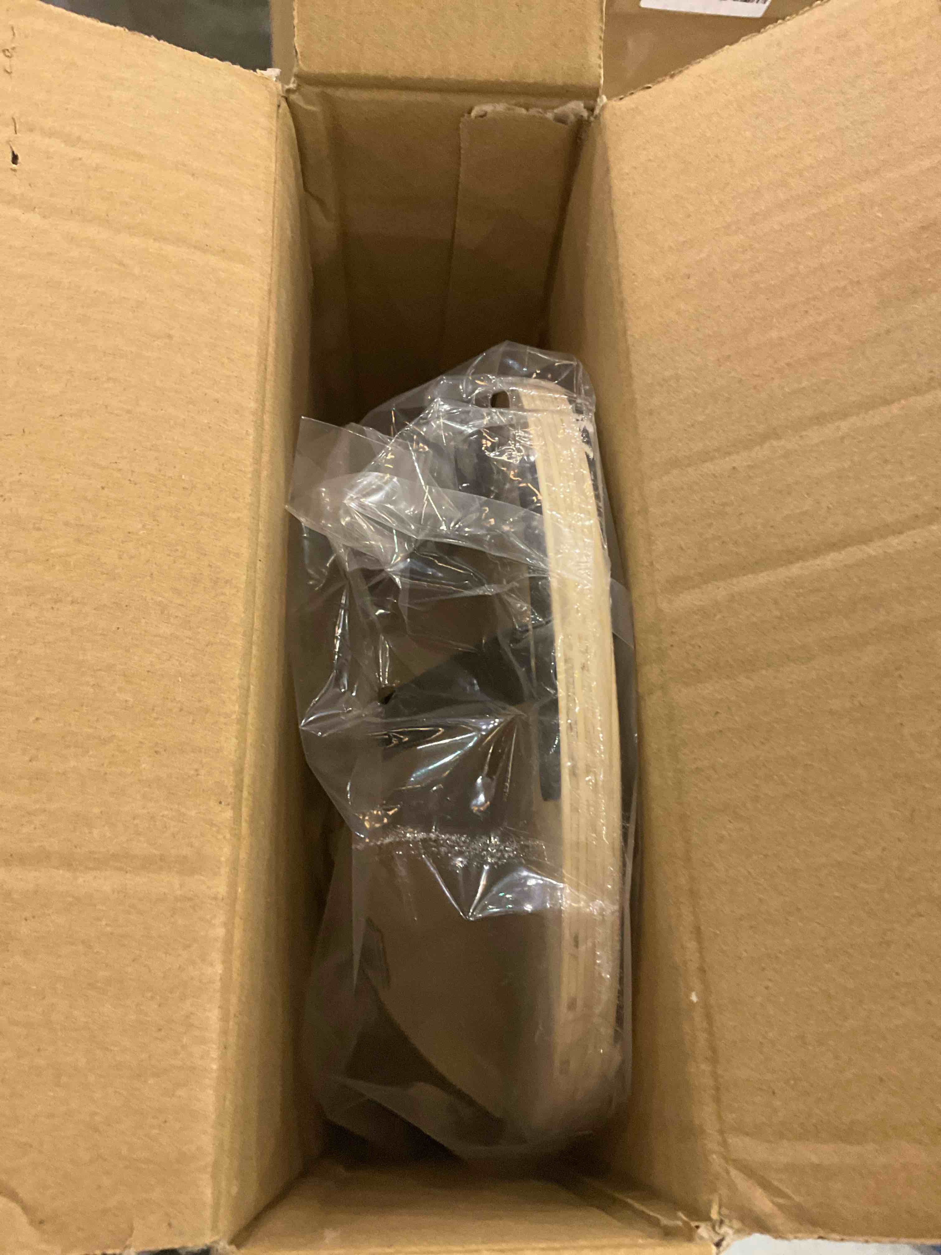 https://s3.amazonaws.com/lotting-images-prod/BargainHunt/EXS01047642_1707855012756.jpeg