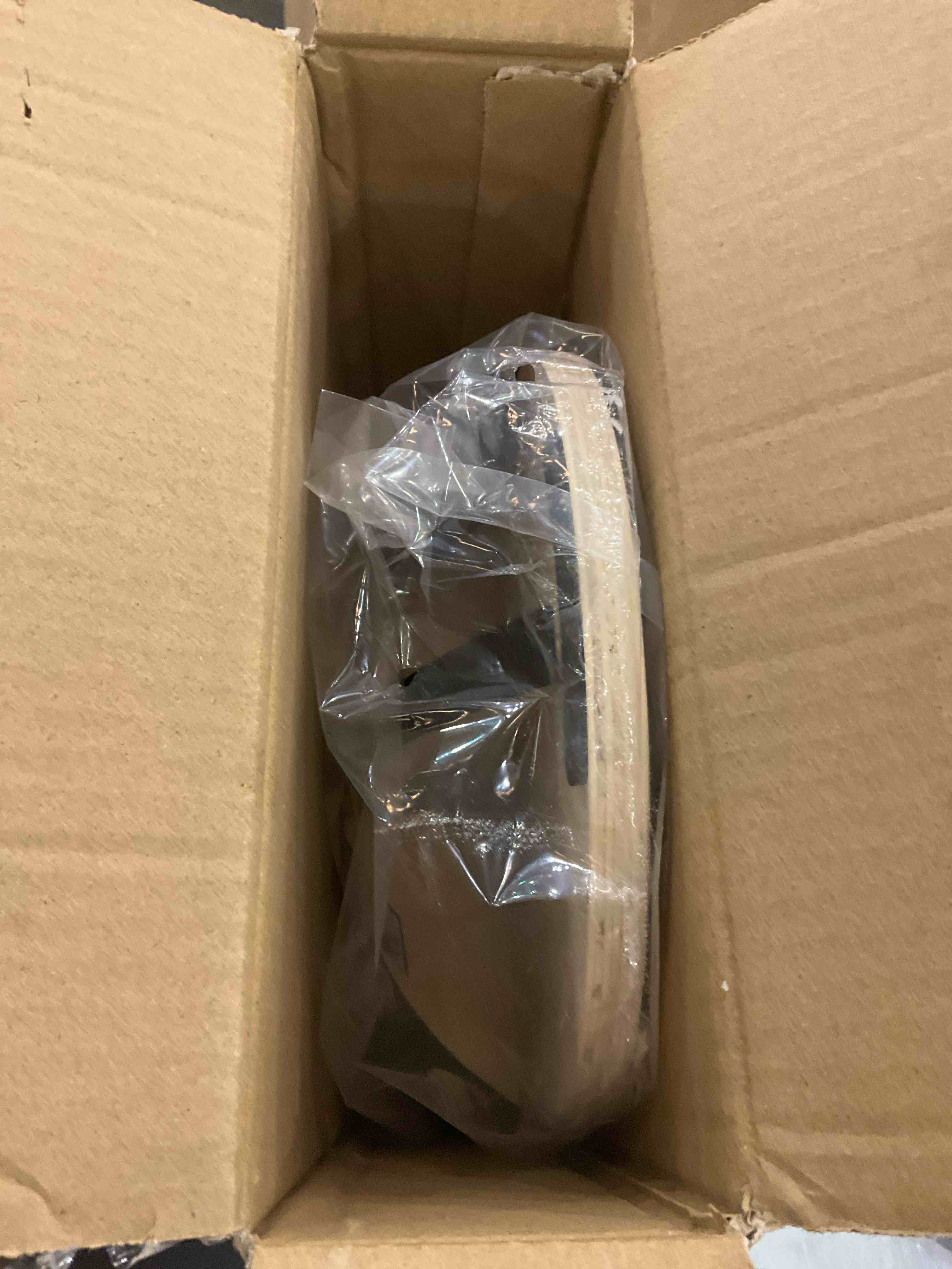 https://s3.amazonaws.com/lotting-images-prod/BargainHunt/EXS01047642_1707855013624.jpeg