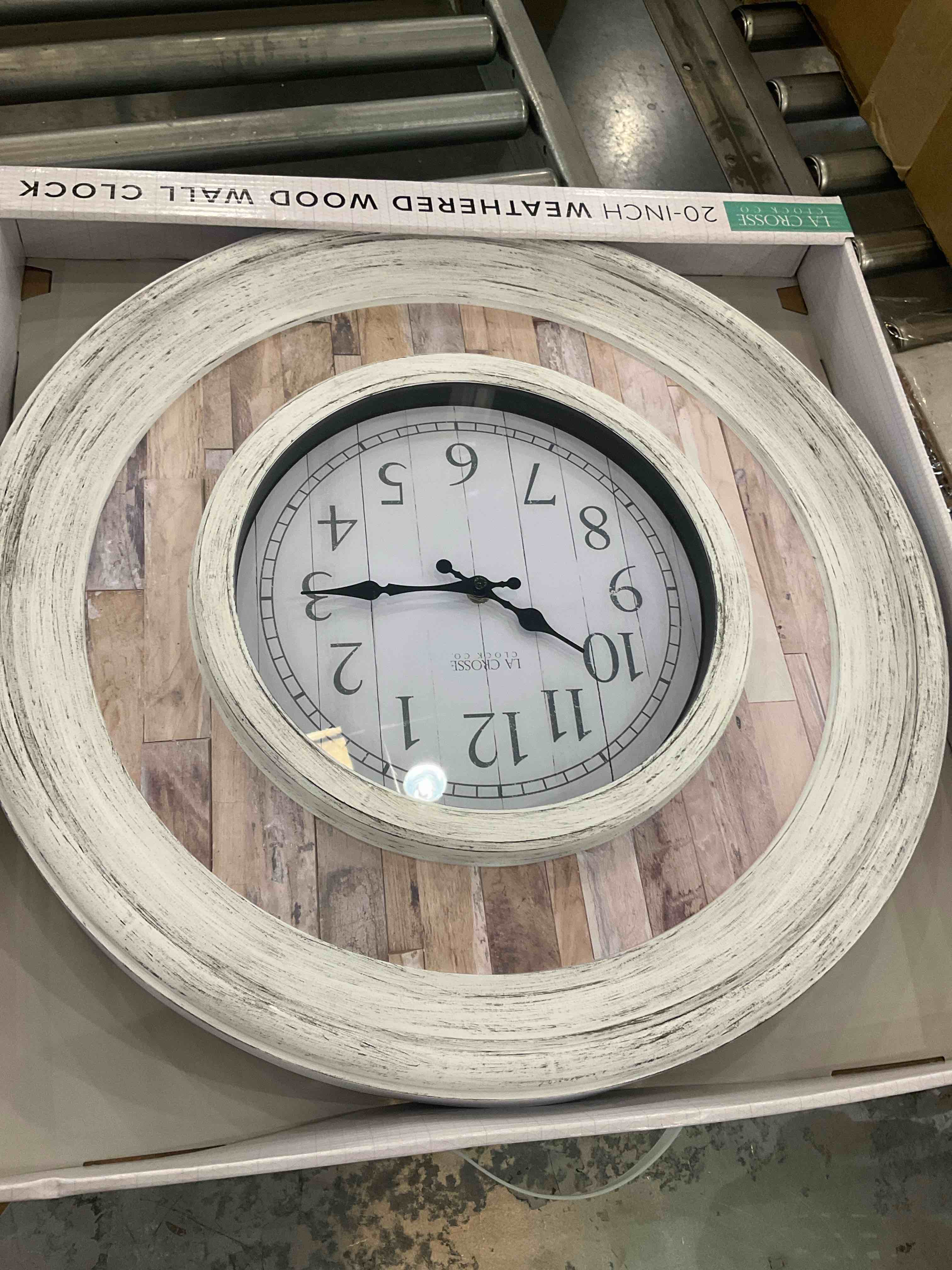 https://s3.amazonaws.com/lotting-images-prod/BargainHunt/EXS01047728_1707927553095.jpeg