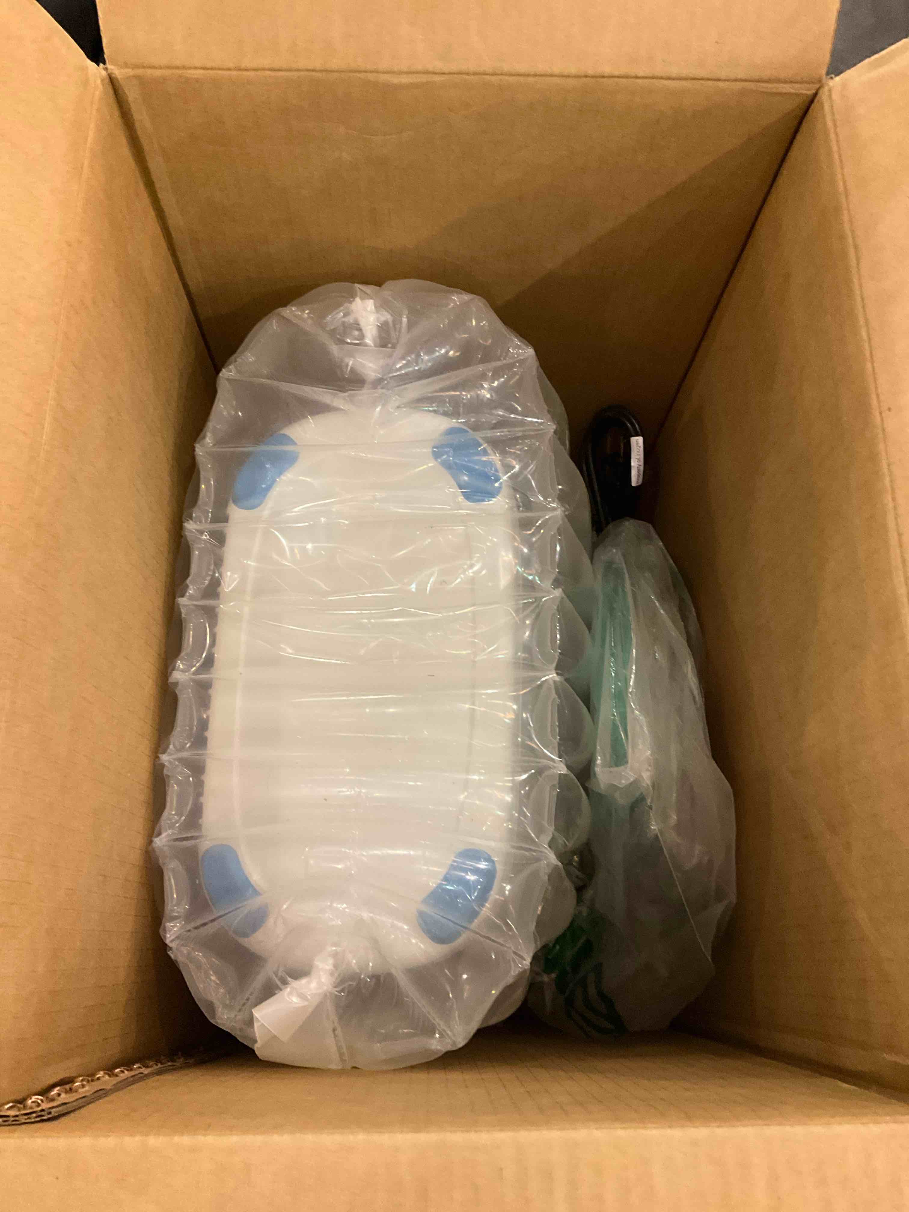 https://s3.amazonaws.com/lotting-images-prod/BargainHunt/EXS01047841_1708011496331.jpeg