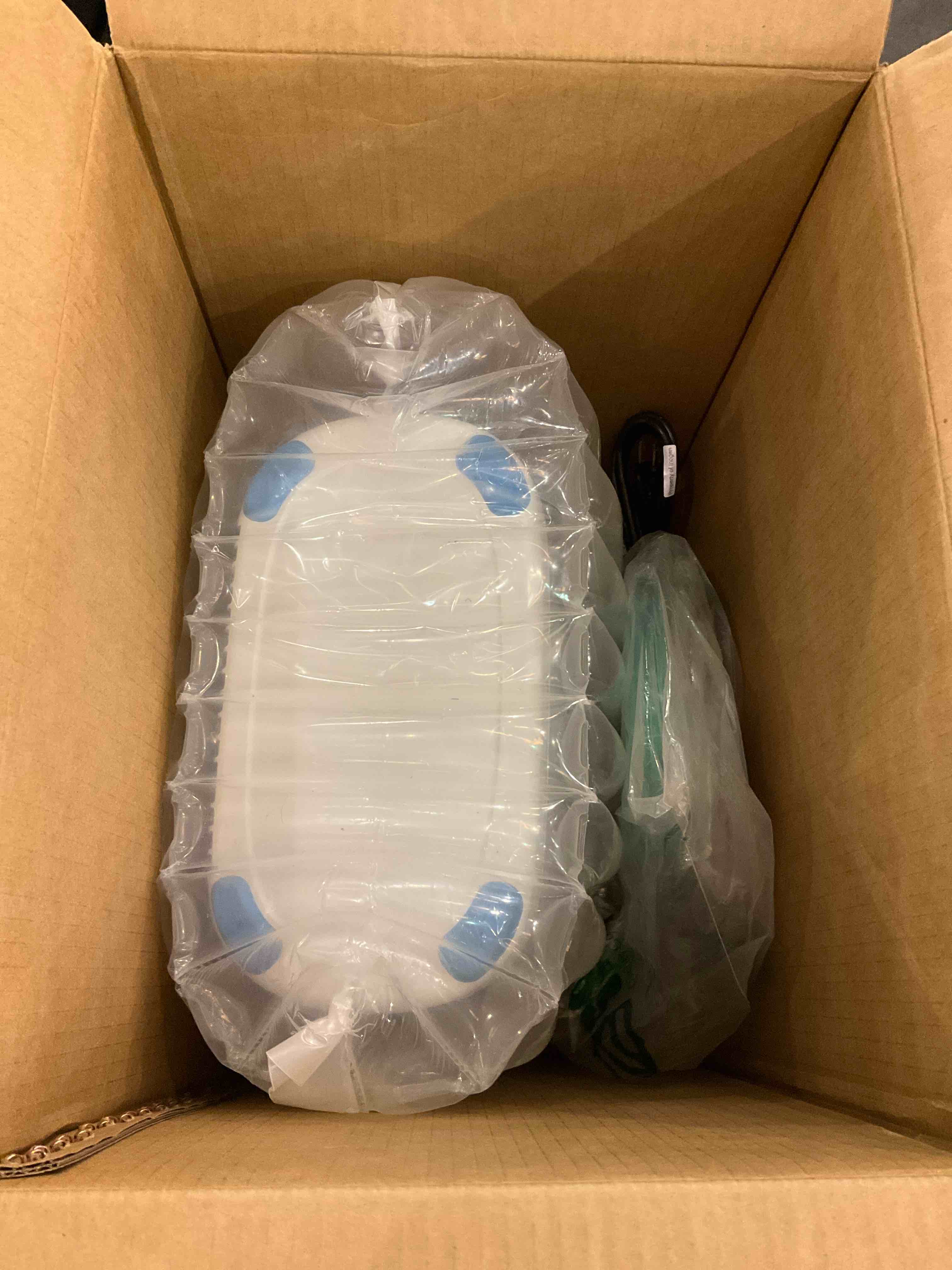 https://s3.amazonaws.com/lotting-images-prod/BargainHunt/EXS01047841_1708011497839.jpeg