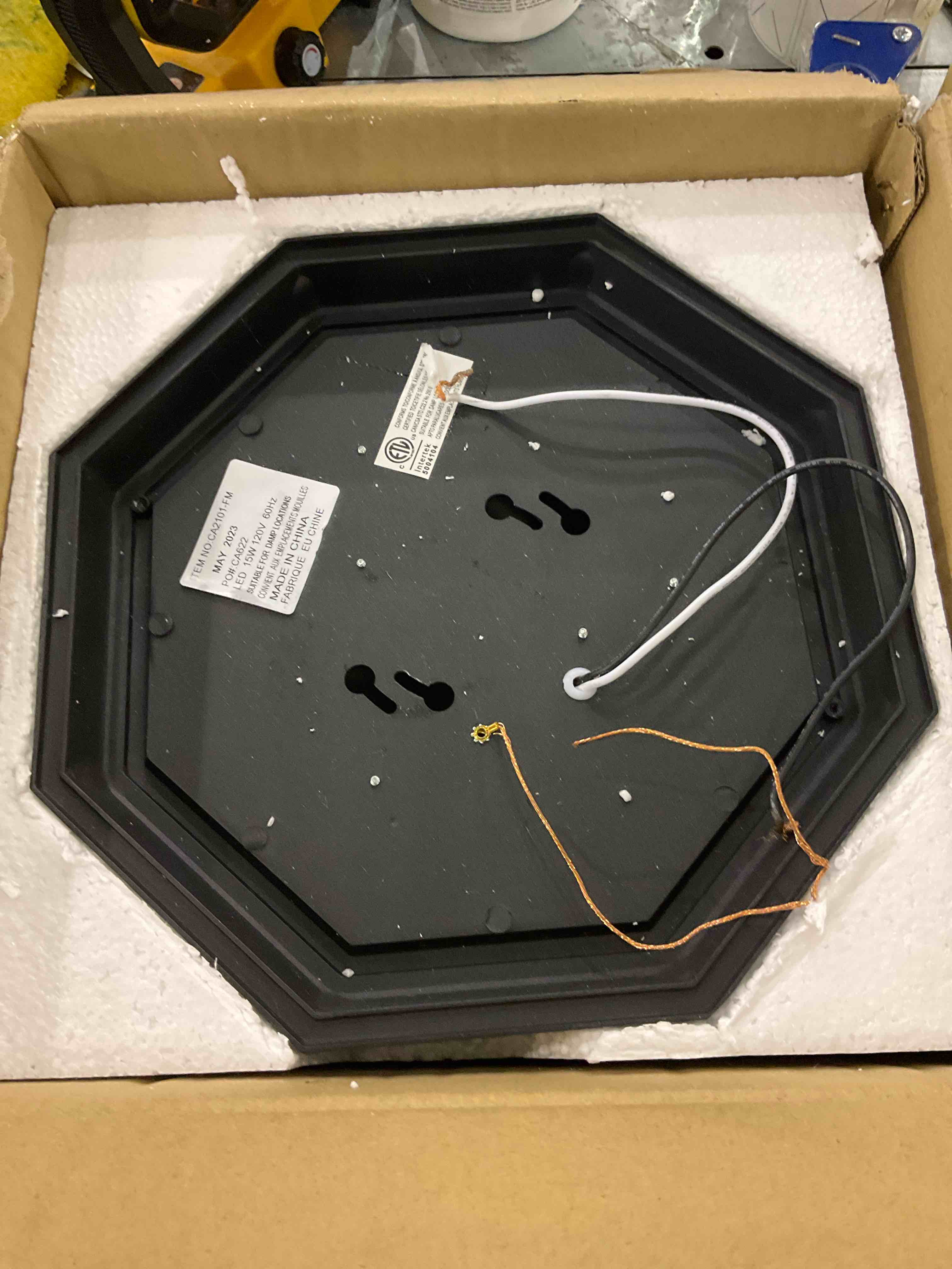 https://s3.amazonaws.com/lotting-images-prod/BargainHunt/EXS01047890_1708088982145.jpeg