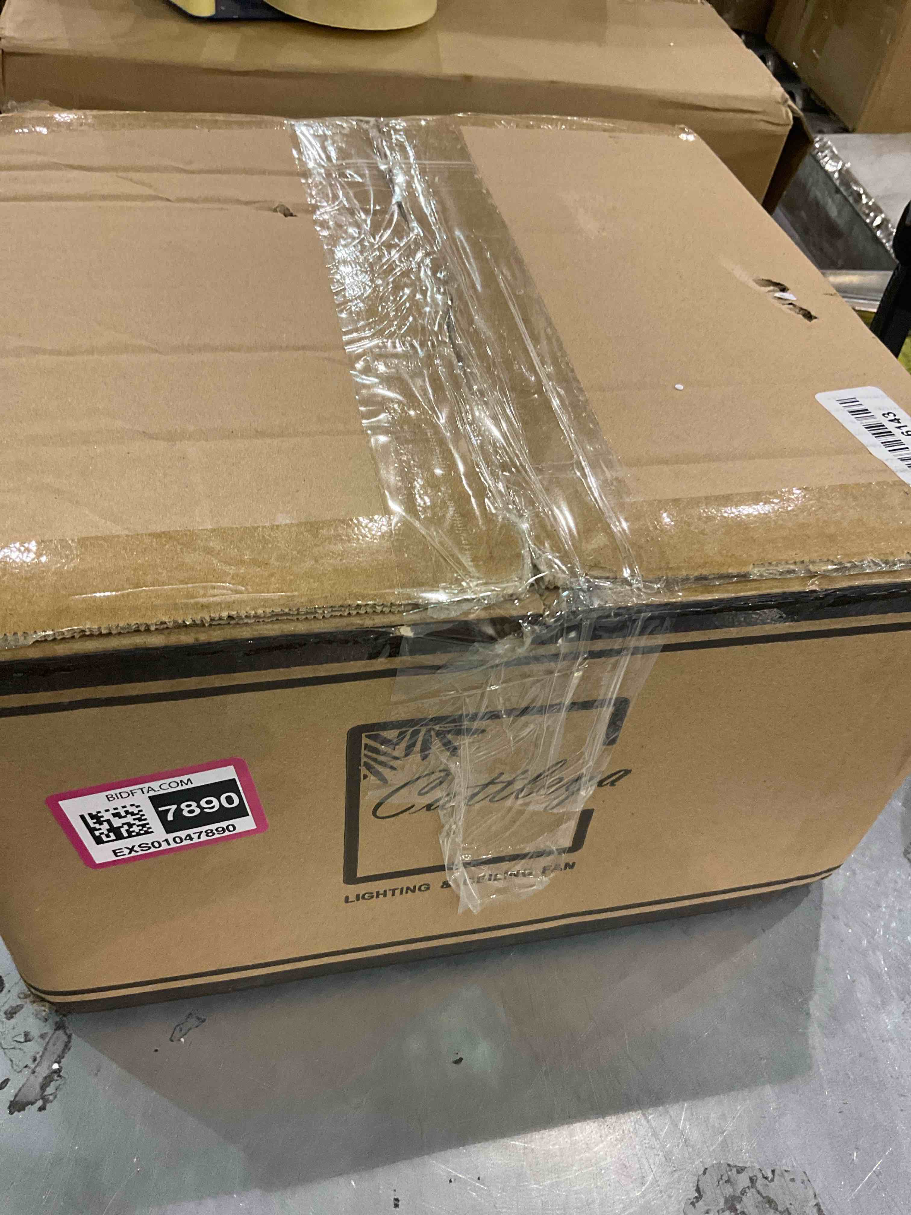 https://s3.amazonaws.com/lotting-images-prod/BargainHunt/EXS01047890_1708089000666.jpeg