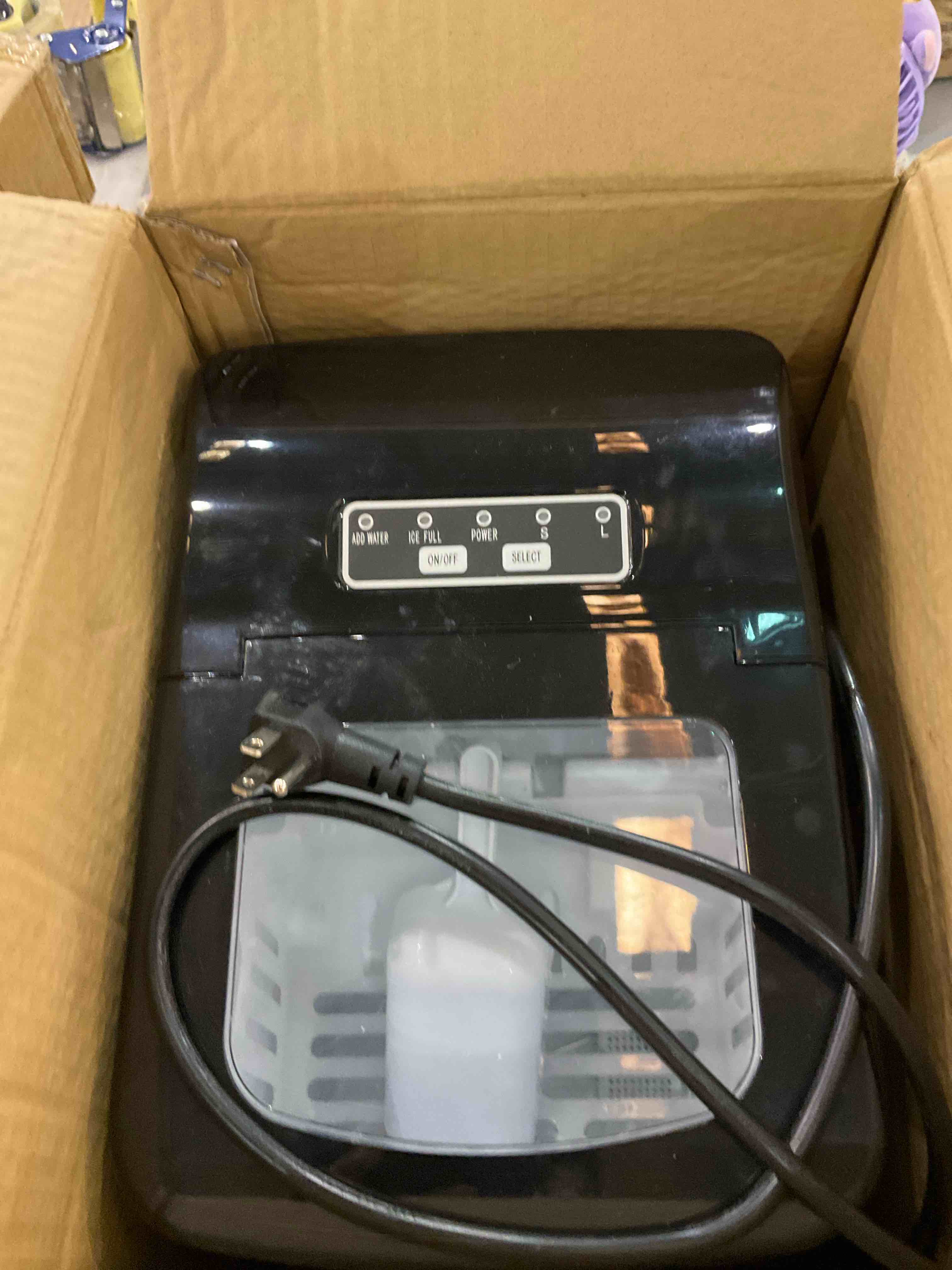 https://s3.amazonaws.com/lotting-images-prod/BargainHunt/EXS01047949_1708100591368.jpeg